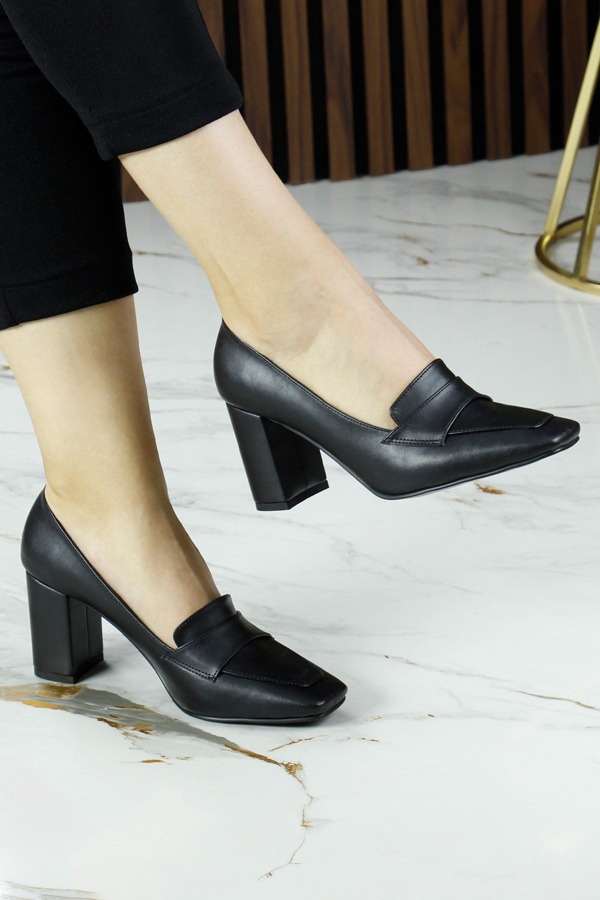 Erkan Saçmacı Della Siyah Kare Burun Kalın Topuklu Klasik Ayakkabı