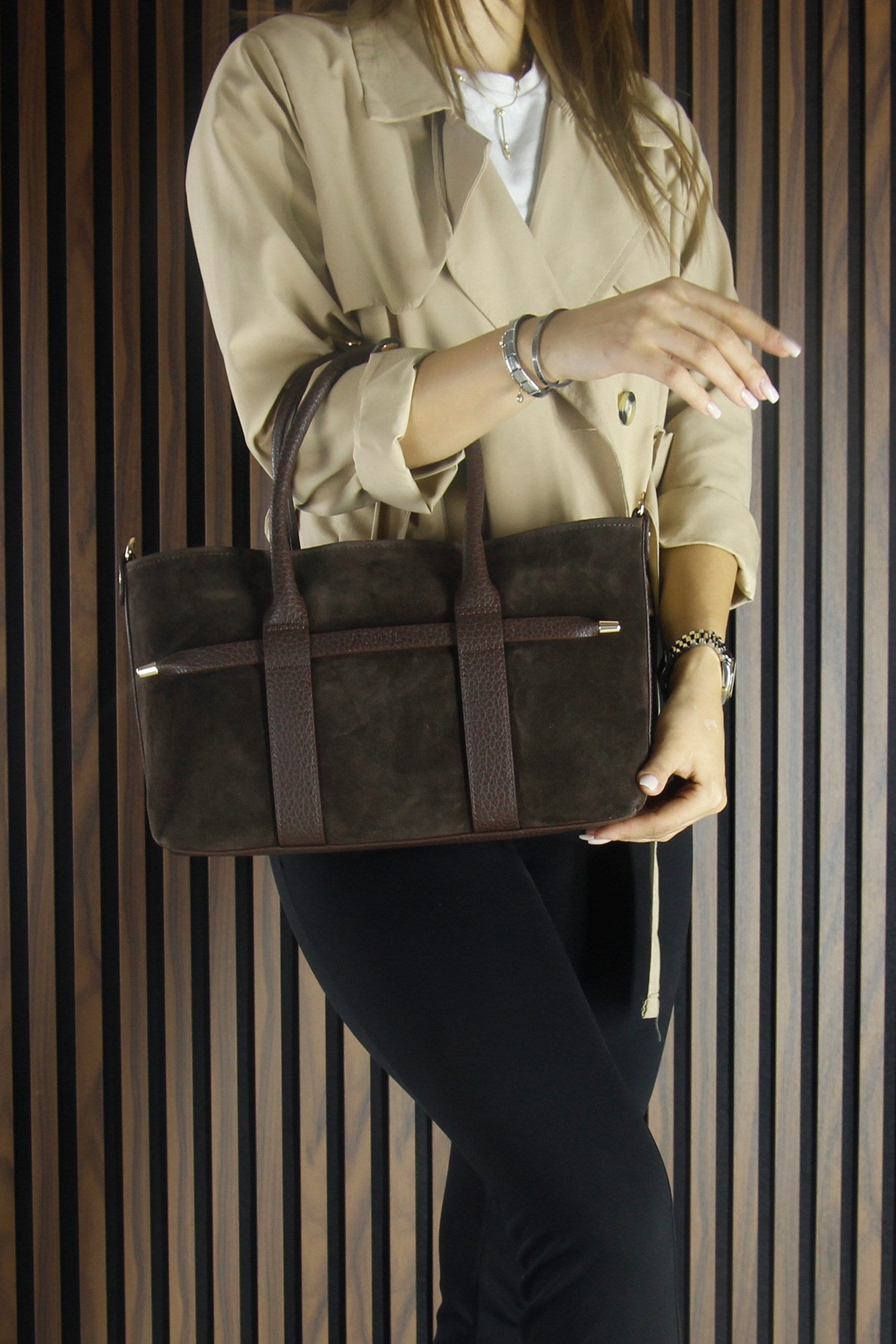 (VSN5014OC) Bitter Hakiki Dana Süet Fermuarlı Üç Bölmeli İç Cepli Askılı Orta Boy Günlük Omuz Çantası