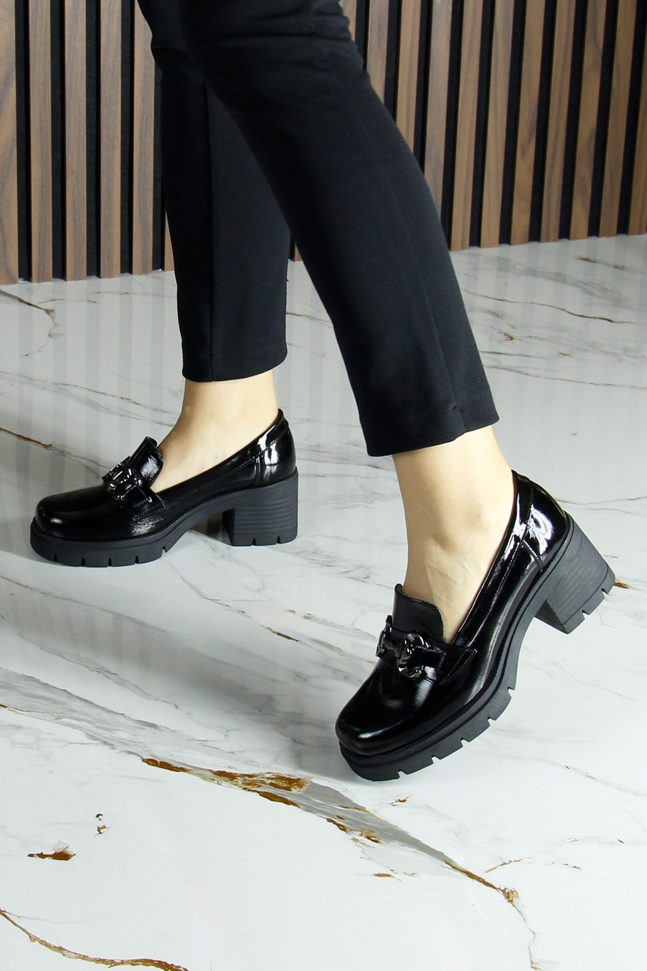 [MAX 5040] Siyah Rugan Hakiki Dana Derisi Tokalı Kalın Topuklu Günlük Loafer Ayakkabı