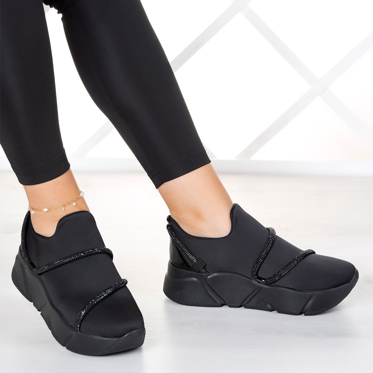 Barbara Siyah Streç Taşlı Sneaker