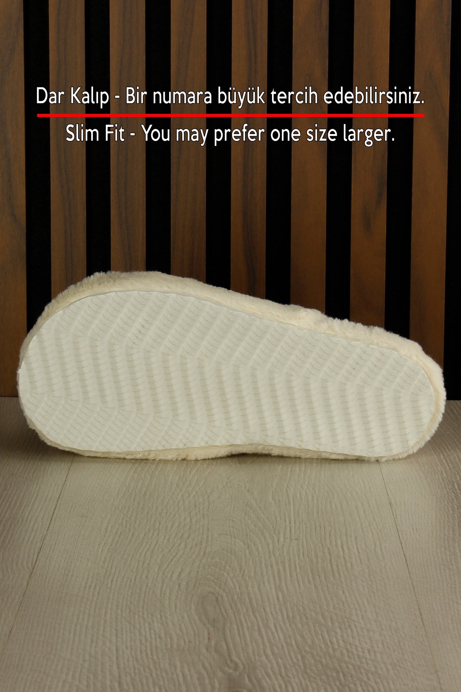 Clara Krem Pelüş - DAR KALIP - Ayıcık Desenli Kalın Düz Tabanlı Sessiz Kadın Ev Terliği