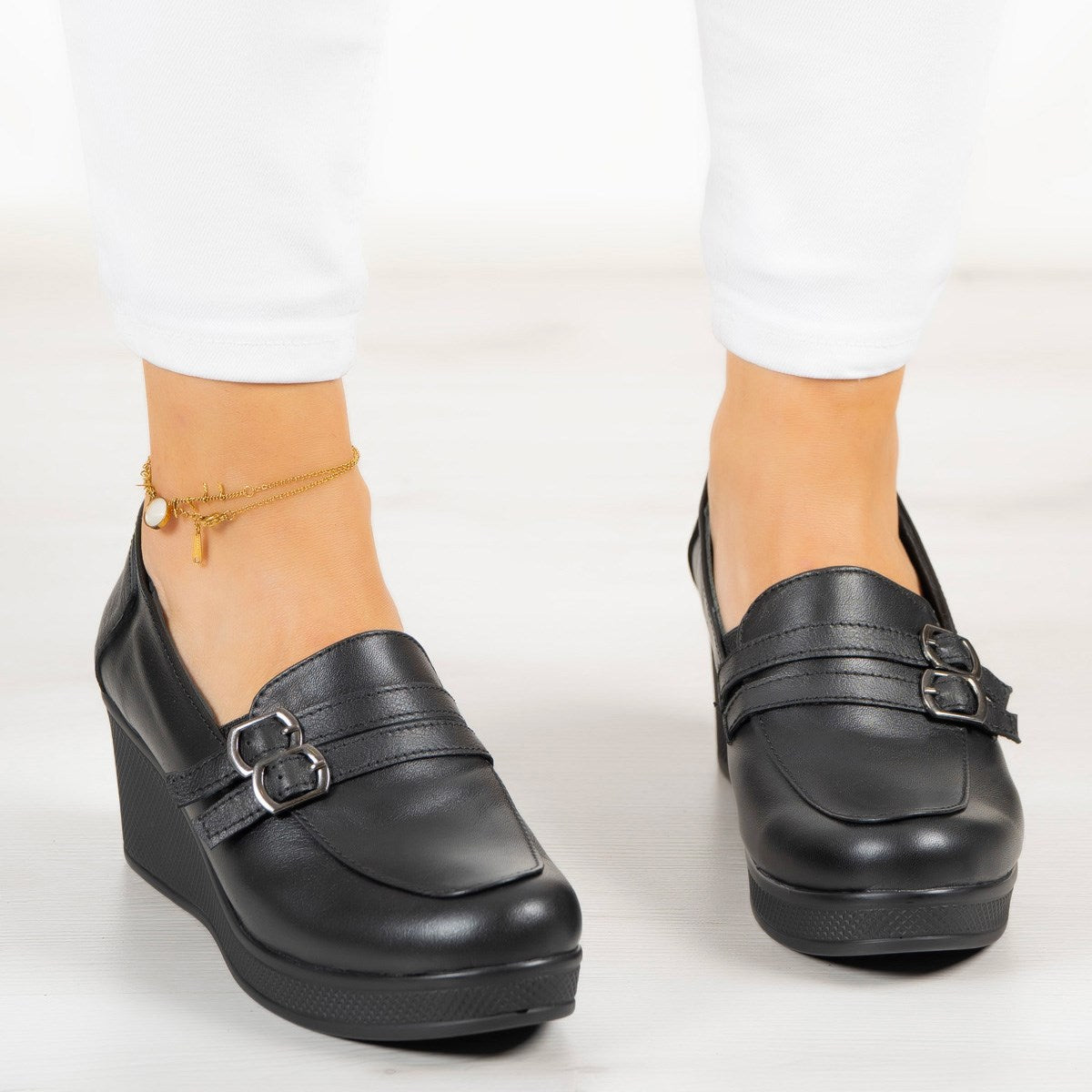 Taylor Siyah Hakiki Deri Dolgu Topuklu Günlük Ayakkabı