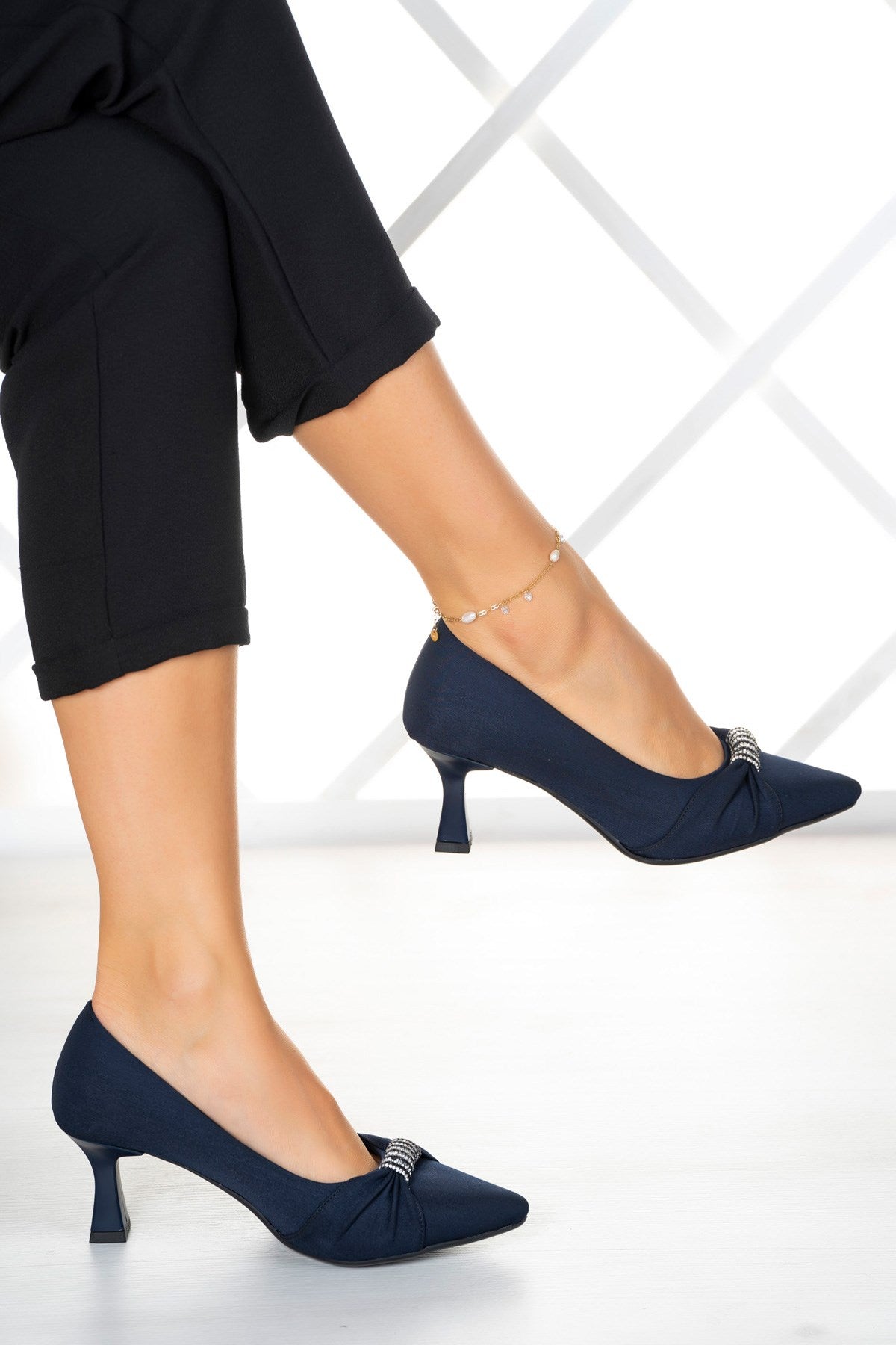Wendy Lacivert Krep Taş Tasarımlı Ayakkabı