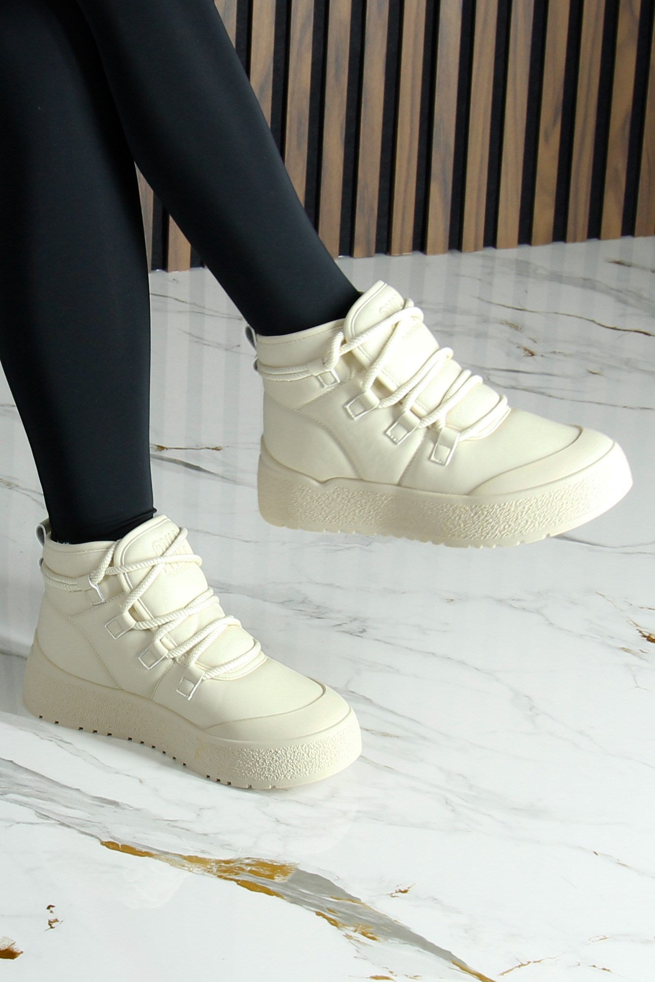 [261-BDLZ2004] Bej Vegan Kürk Astarlı Bağcıklı Yuvarlak Burun Flatform Taban Günlük Bot