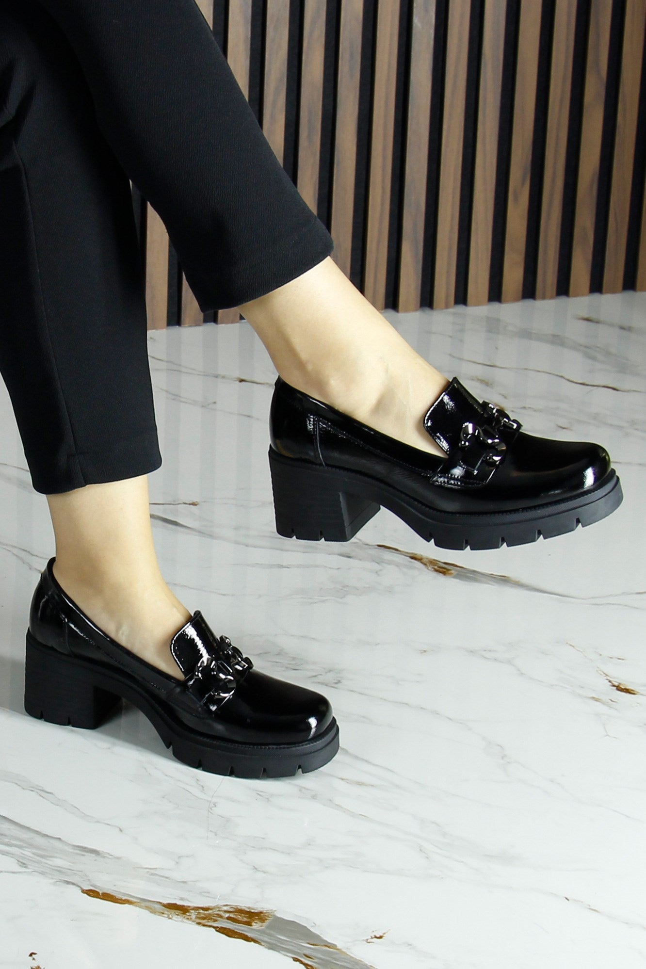 [MAX 5040] Siyah Rugan Hakiki Dana Derisi Tokalı Kalın Topuklu Günlük Loafer Ayakkabı