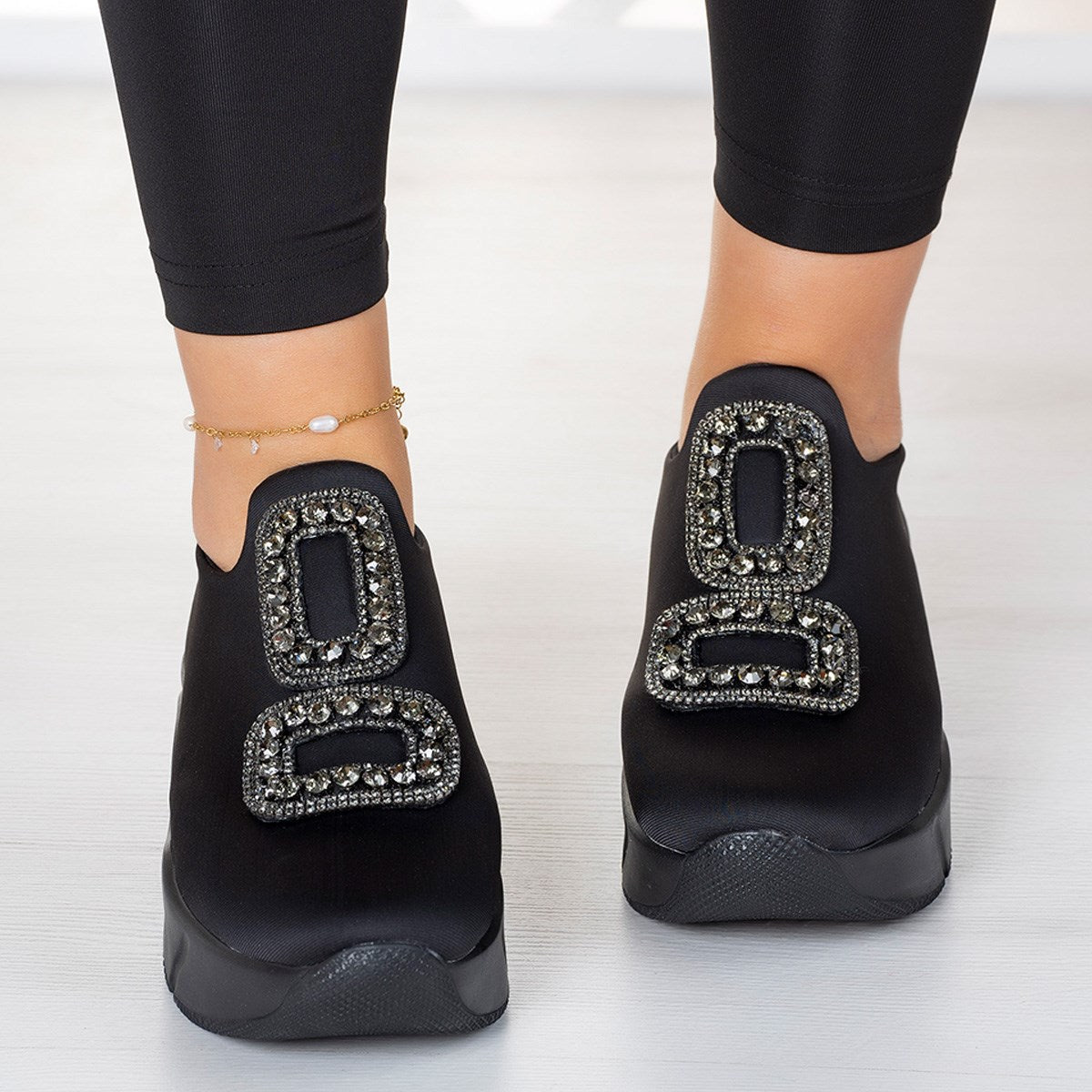 Almendra Siyah Streç Taşlı Sneaker