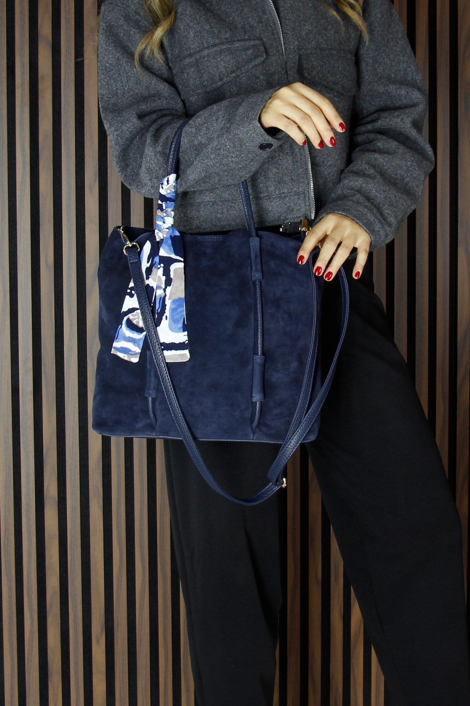 (VSN5013OC) Lacivert Hakiki Dana Süet Manyetik Kapaklı Fermuarlı İç Cepli Askılı Büyük Boy Günlük Omuz Çantası