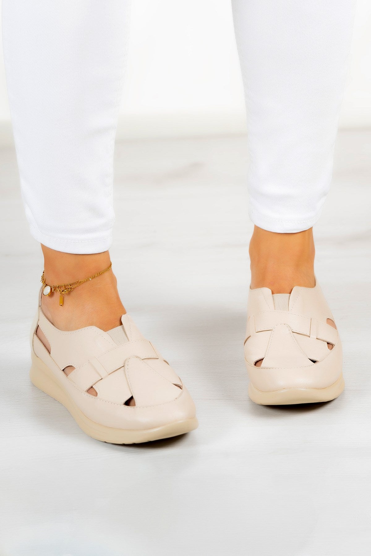 Aida Bej Hakiki Deri Kesik Detaylı Lastikli Slip-On Günlük Ayakkabı