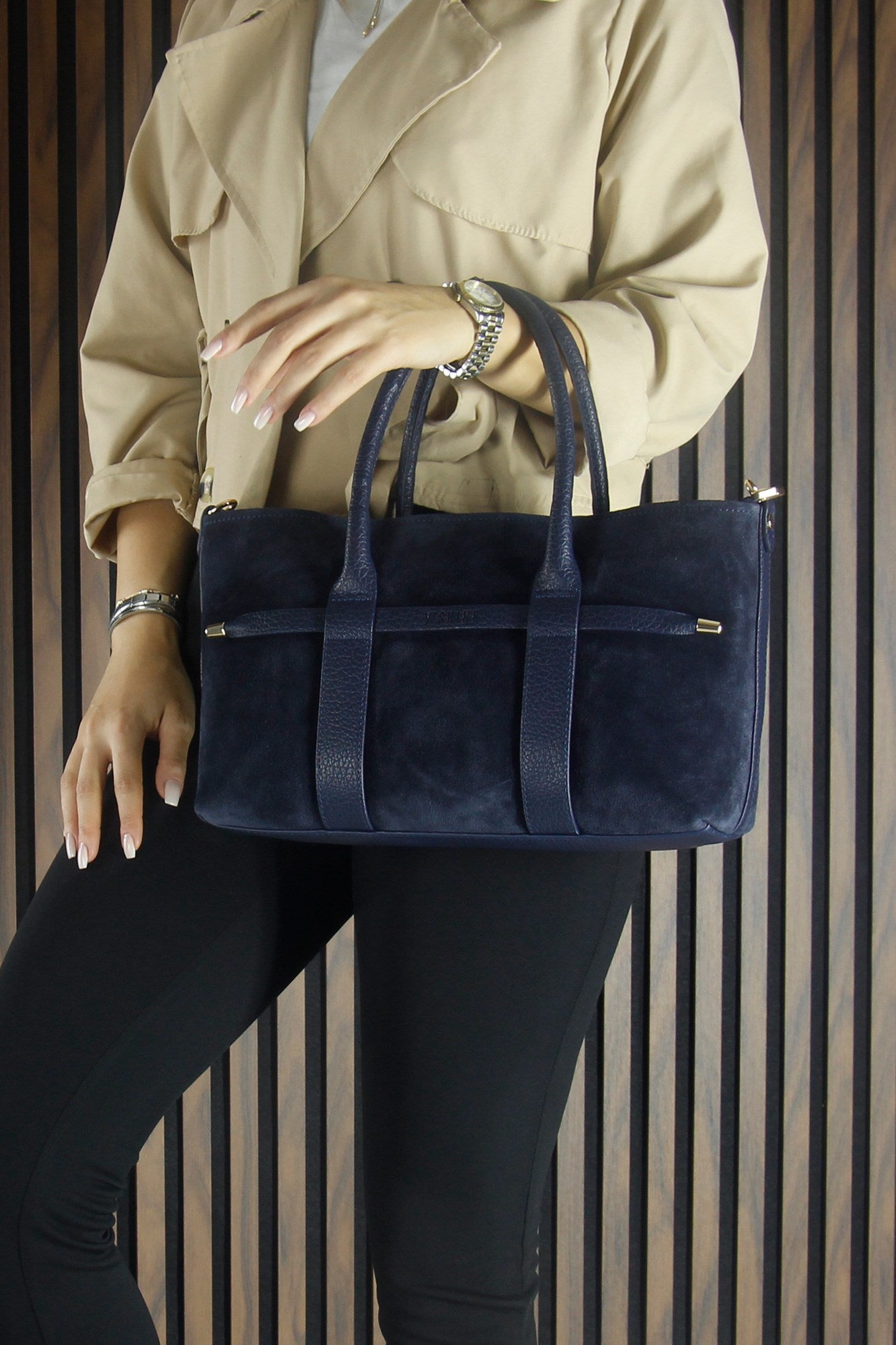 (VSN5014OC) Lacivert Hakiki Dana Süet Fermuarlı Üç Bölmeli İç Cepli Askılı Orta Boy Günlük Omuz Çantası