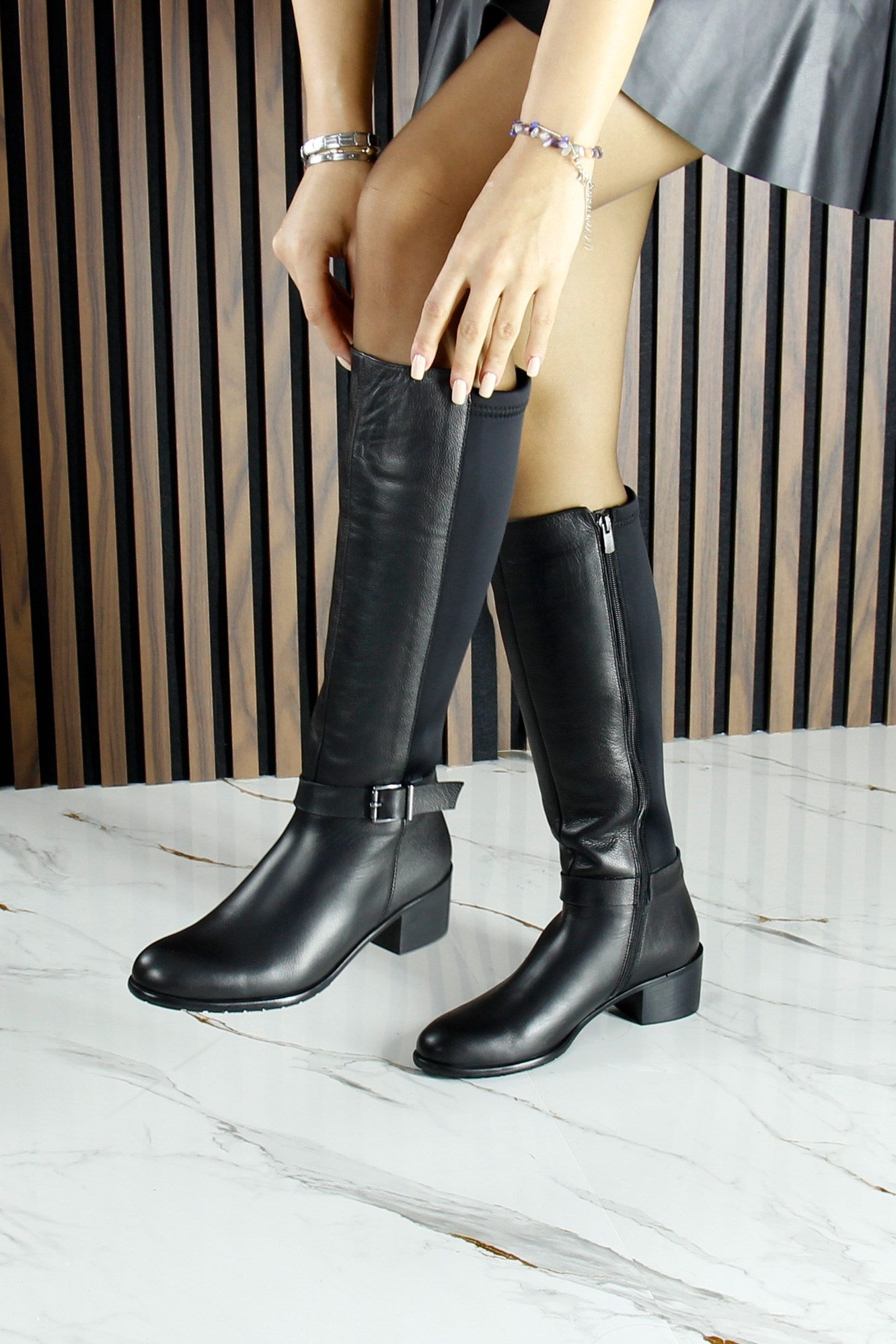 [MAX 290] Siyah Hakiki Dana Derisi Streç Tokalı Fermuarlı Yuvarlak Burun Kalın Topuklu Çizme