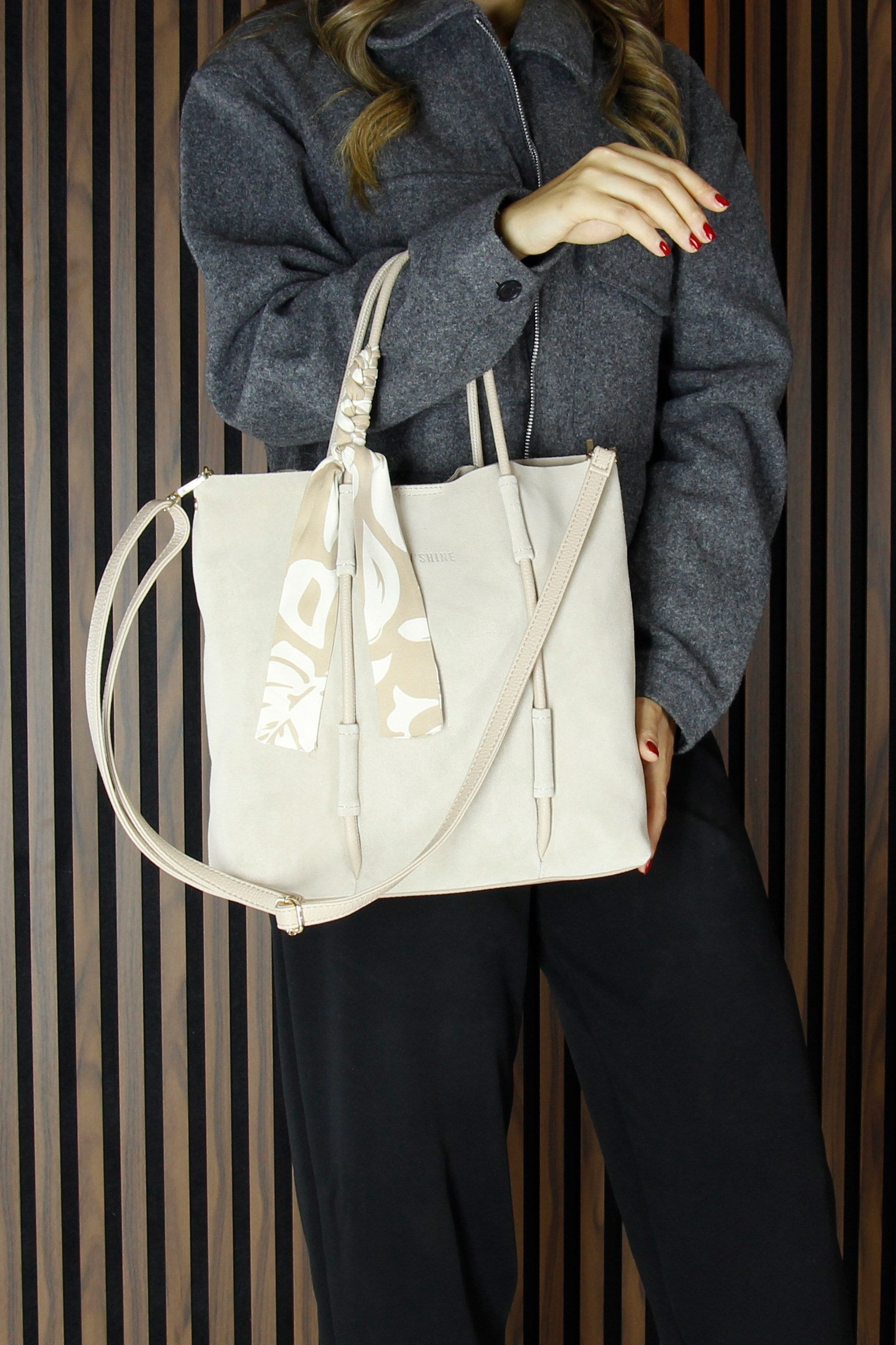 (VSN5013OC) Bej Hakiki Dana Süet Manyetik Kapaklı Fermuarlı İç Cepli Askılı Büyük Boy Günlük Omuz Çantası