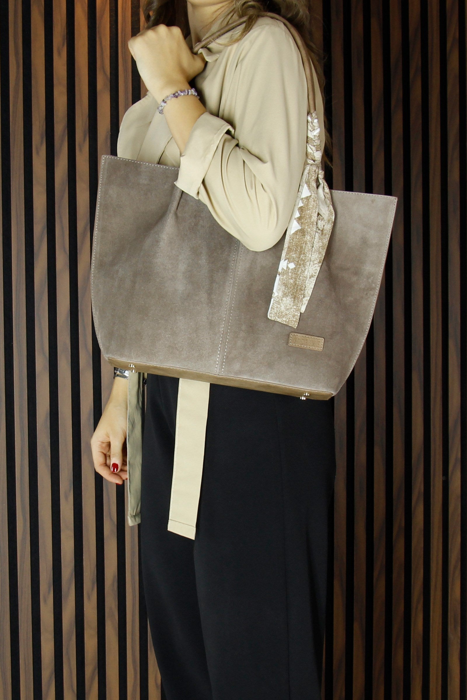 (VSN3093OC) Vizon Hakiki Dana Süet Manyetik Kapaklı Büyük Boy Günlük Omuz Çantası ve Askılı El Çantası