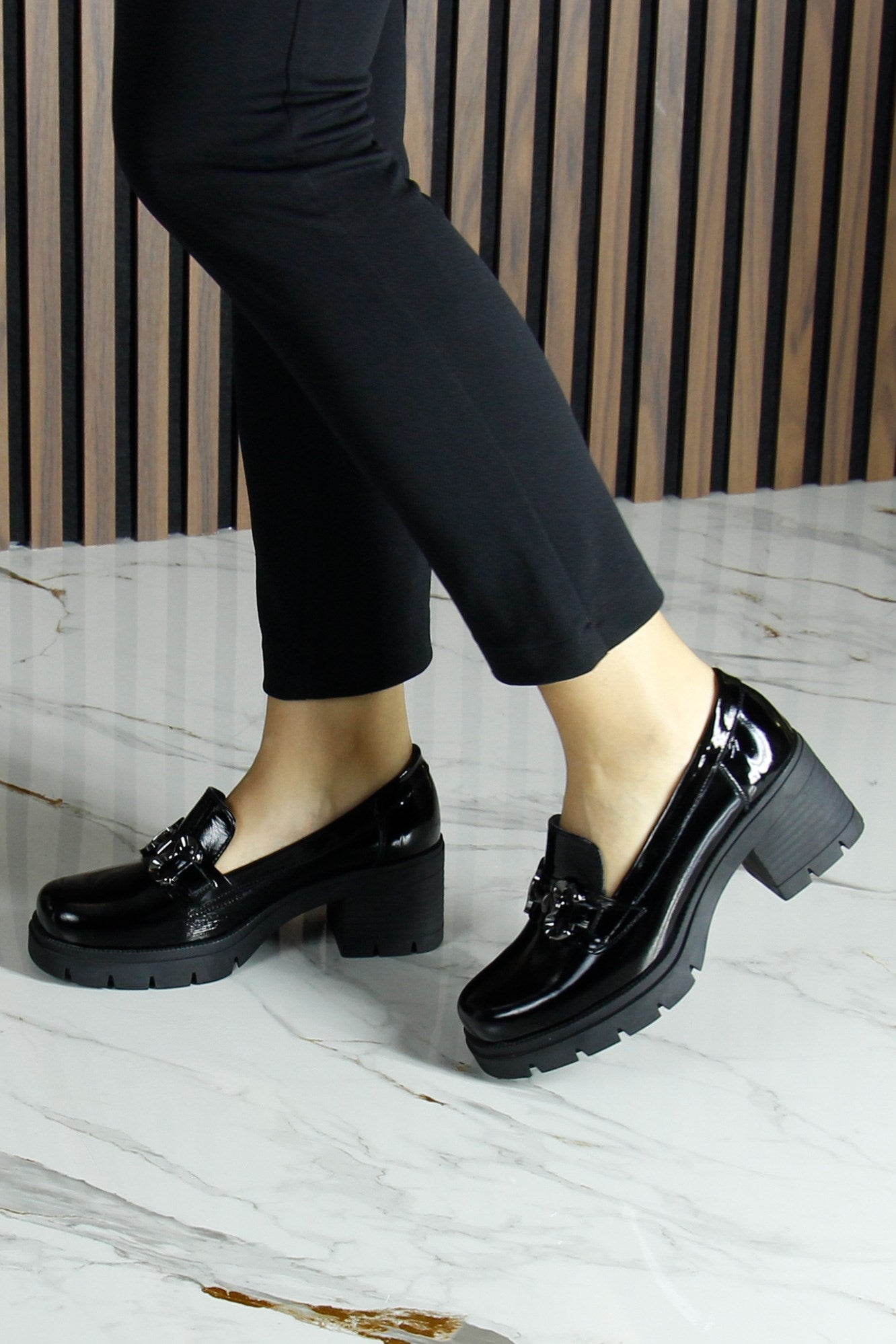 [MAX 5040] Siyah Rugan Hakiki Dana Derisi Tokalı Kalın Topuklu Günlük Loafer Ayakkabı