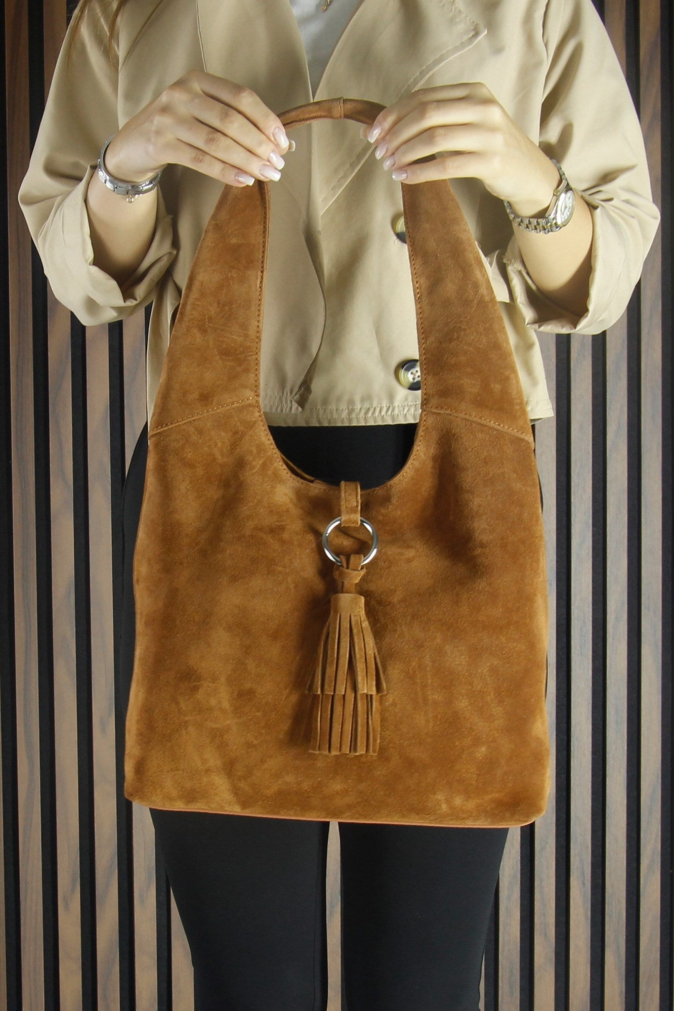 (VSN5015OC) Taba Hakiki Dana Süet Püsküllü Manyetik Kapaklı Orta Boy Günlük Omuz Çantası