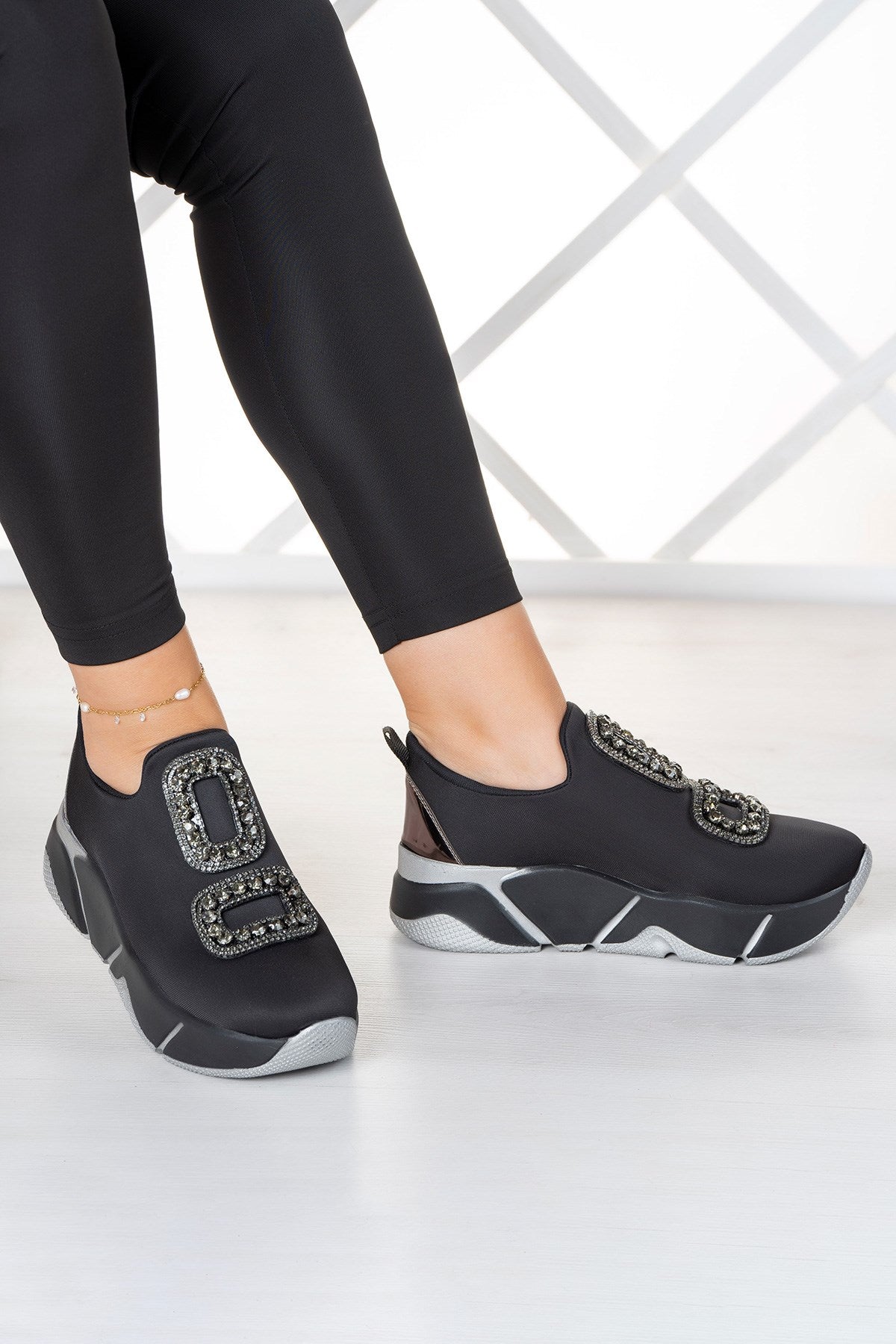 Almendra Platin Streç Taşlı Sneaker