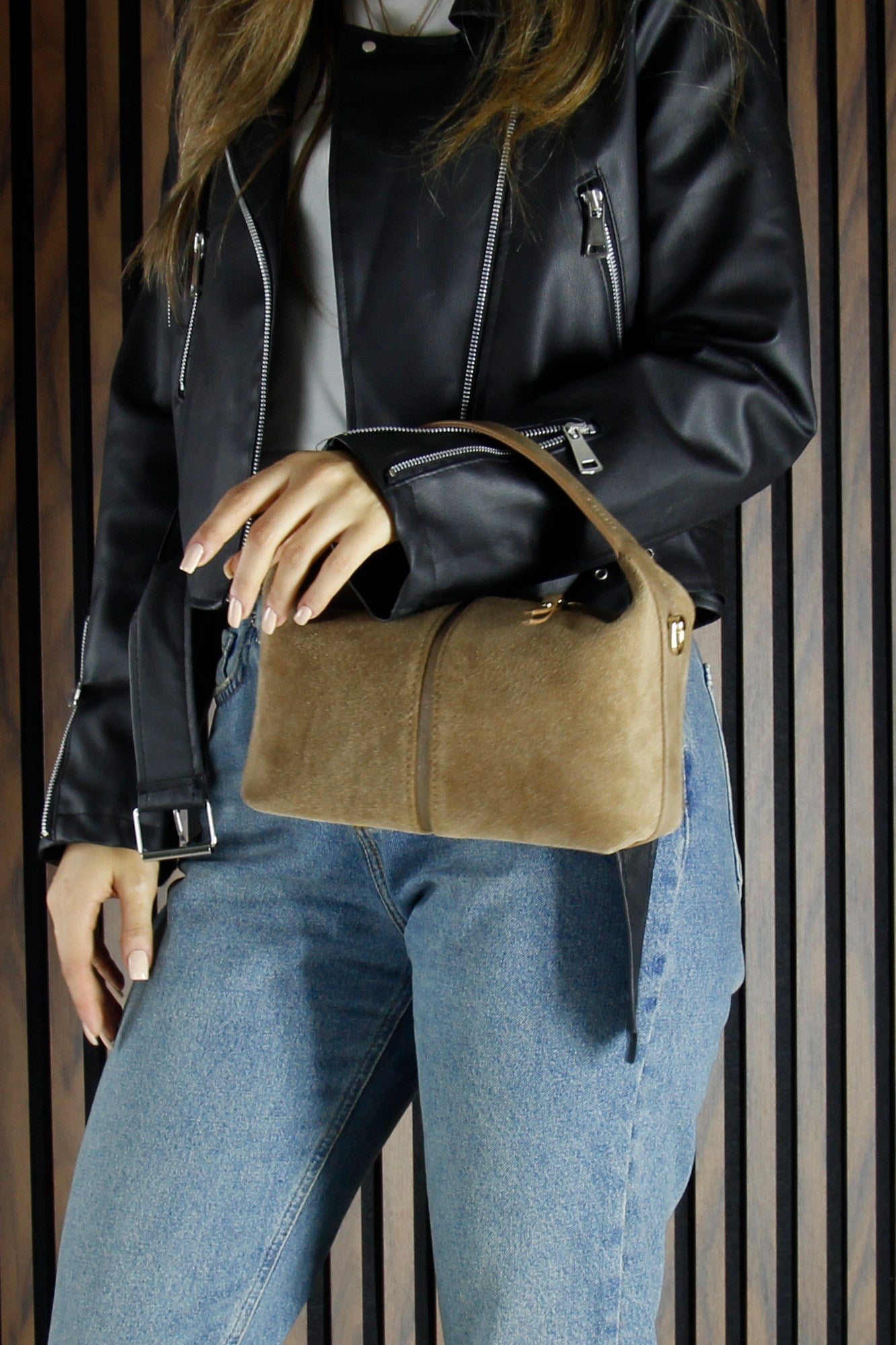 (VSN5009OC) Vizon Hakiki Dana Süet Fermuarlı Askılı İç Cepli Orta Boy Günlük Omuz Çantası