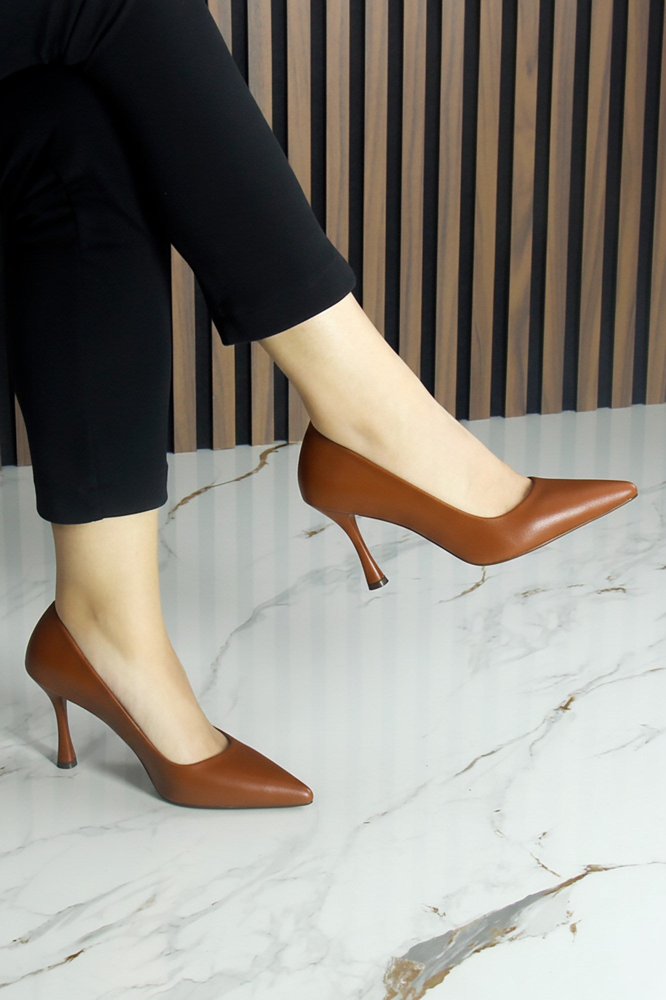 Suzanna Taba Hakiki Dana Derisi Sivri Burun Klasik İnce Topuklu Ayakkabı