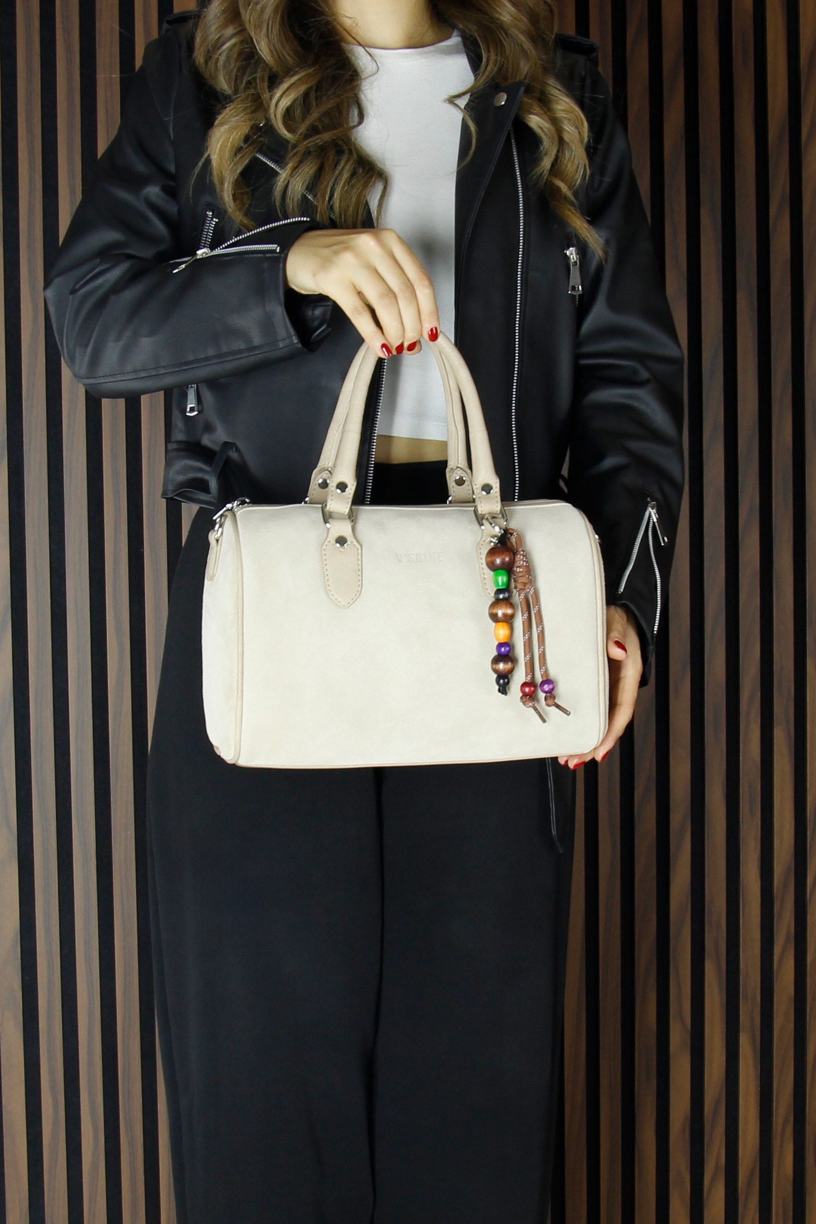 (VSN5011OC) Bej Hakiki Dana Süet Fermuarlı İç Cepli Askılı Boncuk Aksesuarlı Günlük Büyük Boy Omuz Çantası