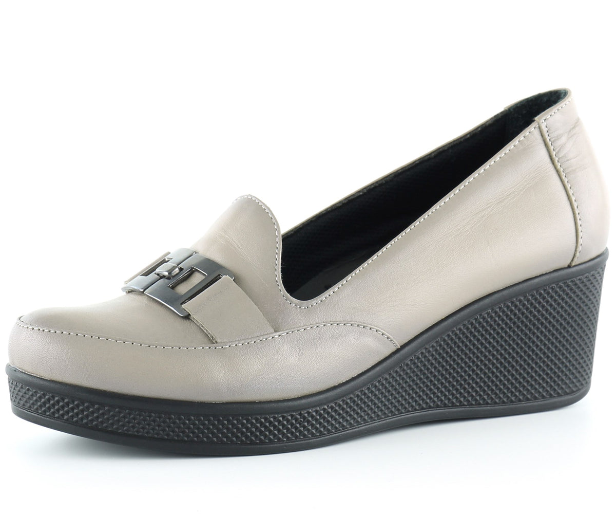 Dafne Vizon Hakiki Deri Tokalı Yuvarlak Burun Dolgu Topuklu Günlük Ayakkabı