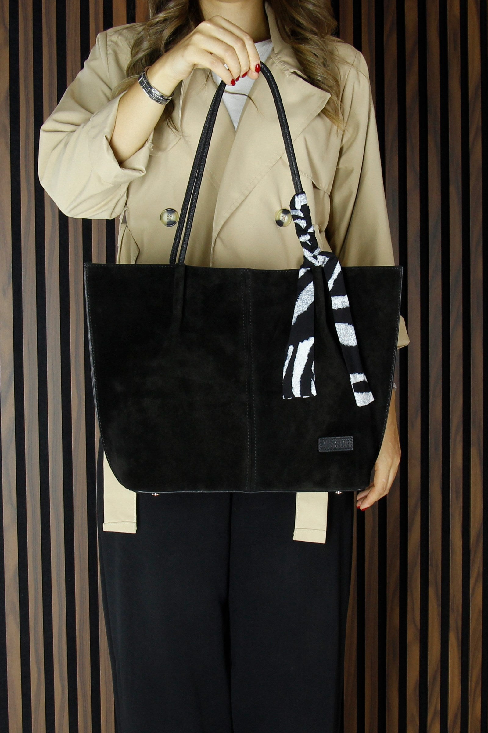 (VSN3093OC) Siyah Hakiki Dana Süet Manyetik Kapaklı Büyük Boy Günlük Omuz Çantası ve Askılı El Çantası