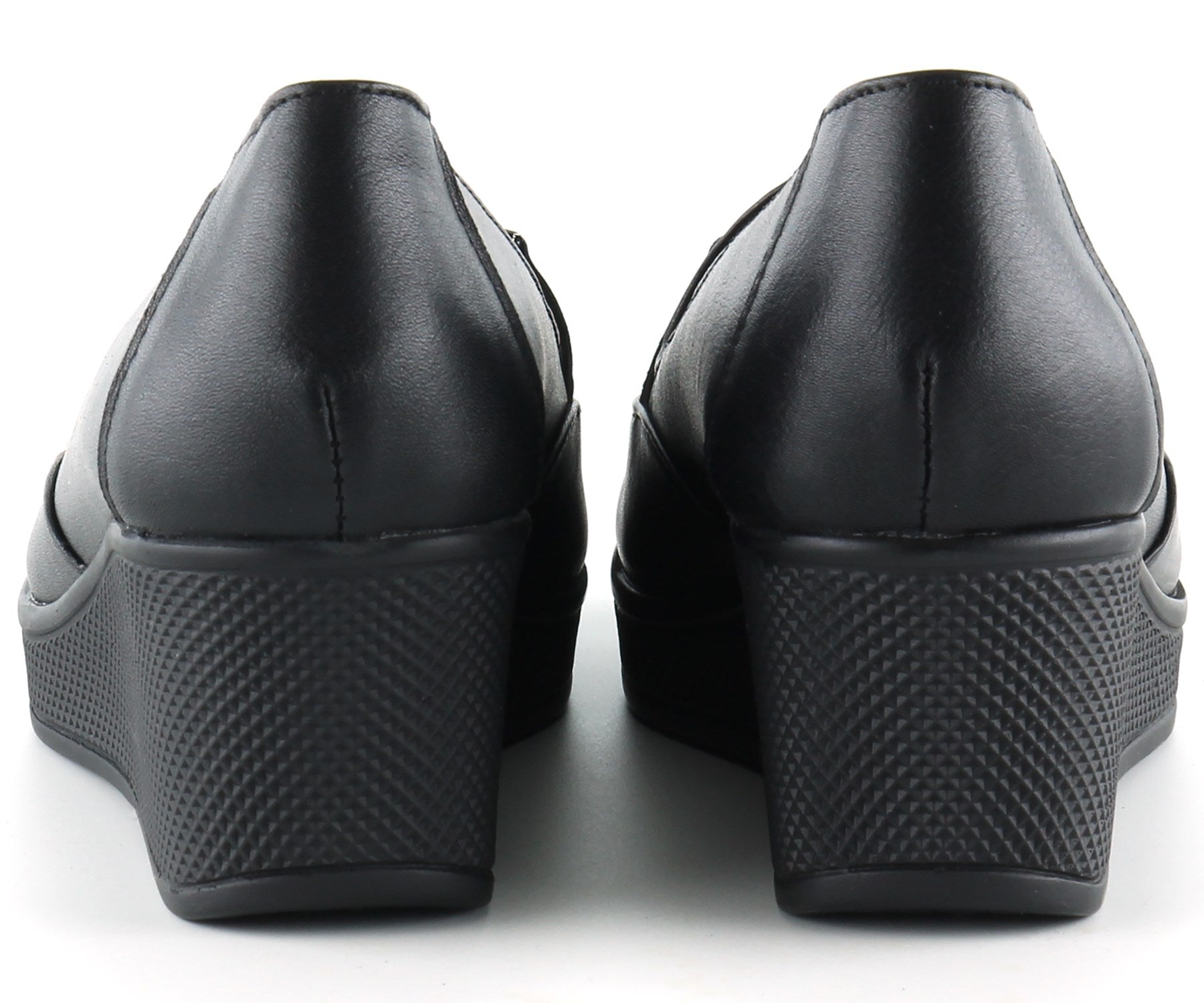 Dafne Siyah Hakiki Deri Tokalı Yuvarlak Burun Dolgu Topuklu Günlük Ayakkabı