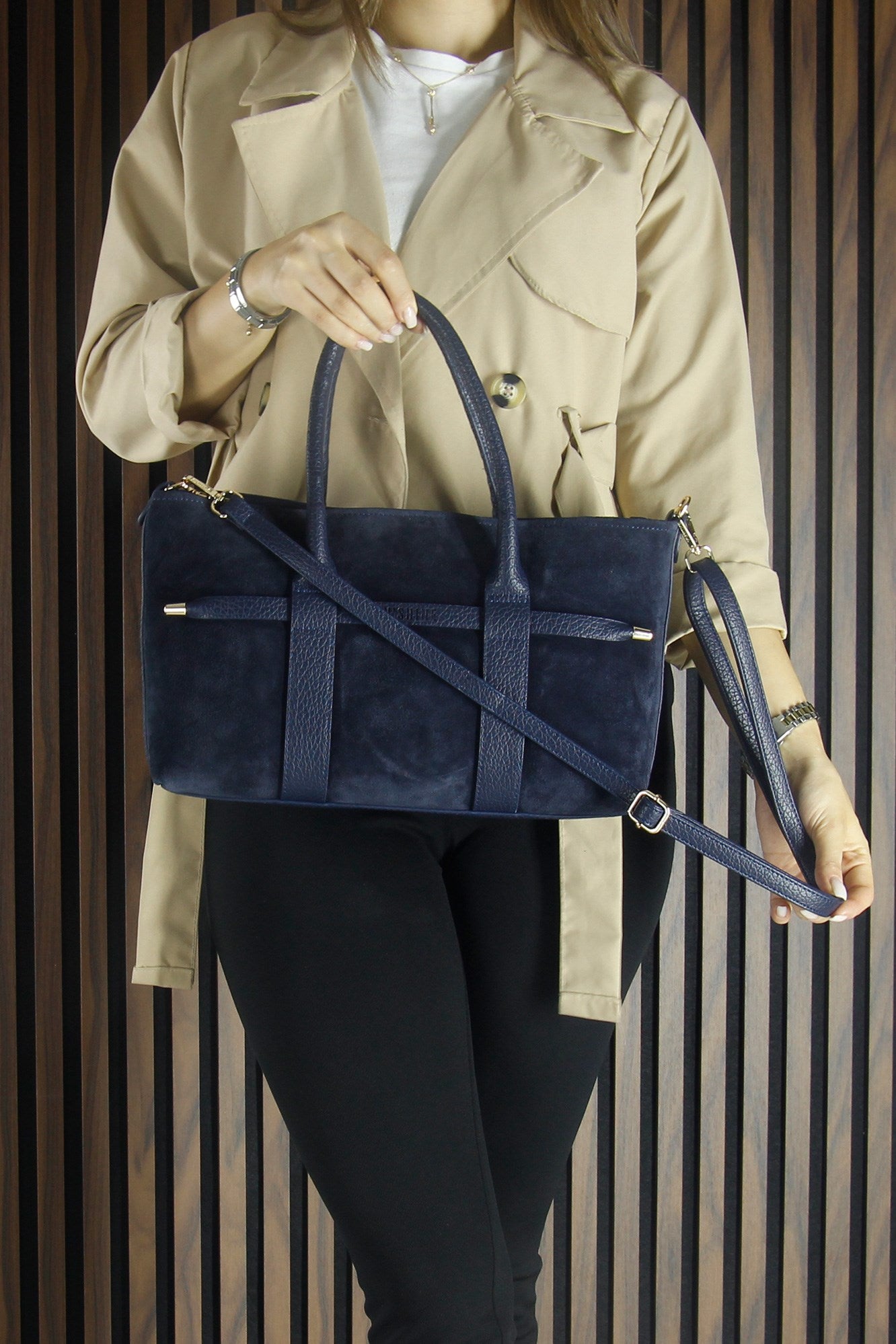 (VSN5014OC) Lacivert Hakiki Dana Süet Fermuarlı Üç Bölmeli İç Cepli Askılı Orta Boy Günlük Omuz Çantası