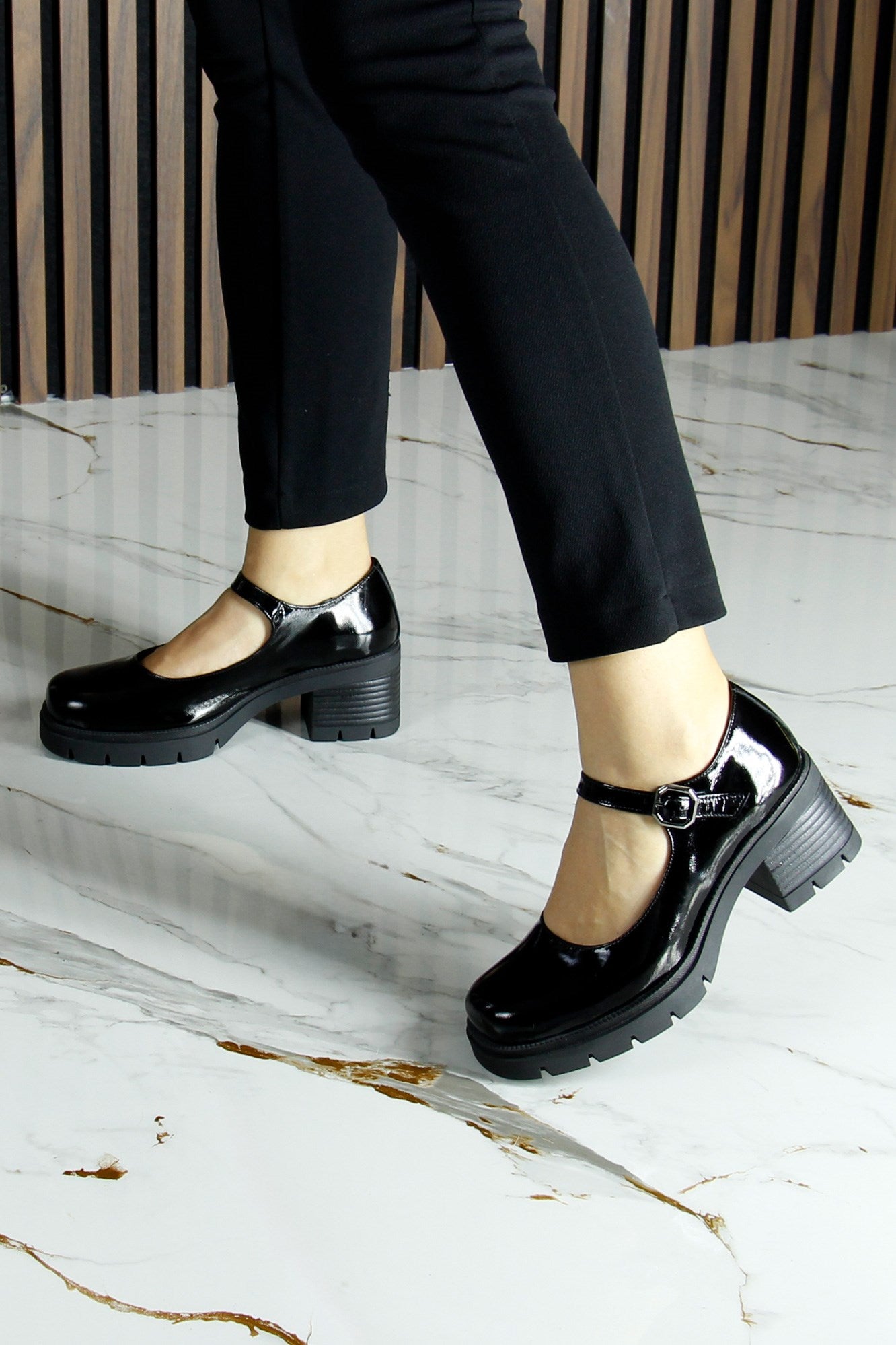 Siyah Rugan Hakiki Dana Derisi Mary Jane Kalın Topuklu Günlük Ayakkabı