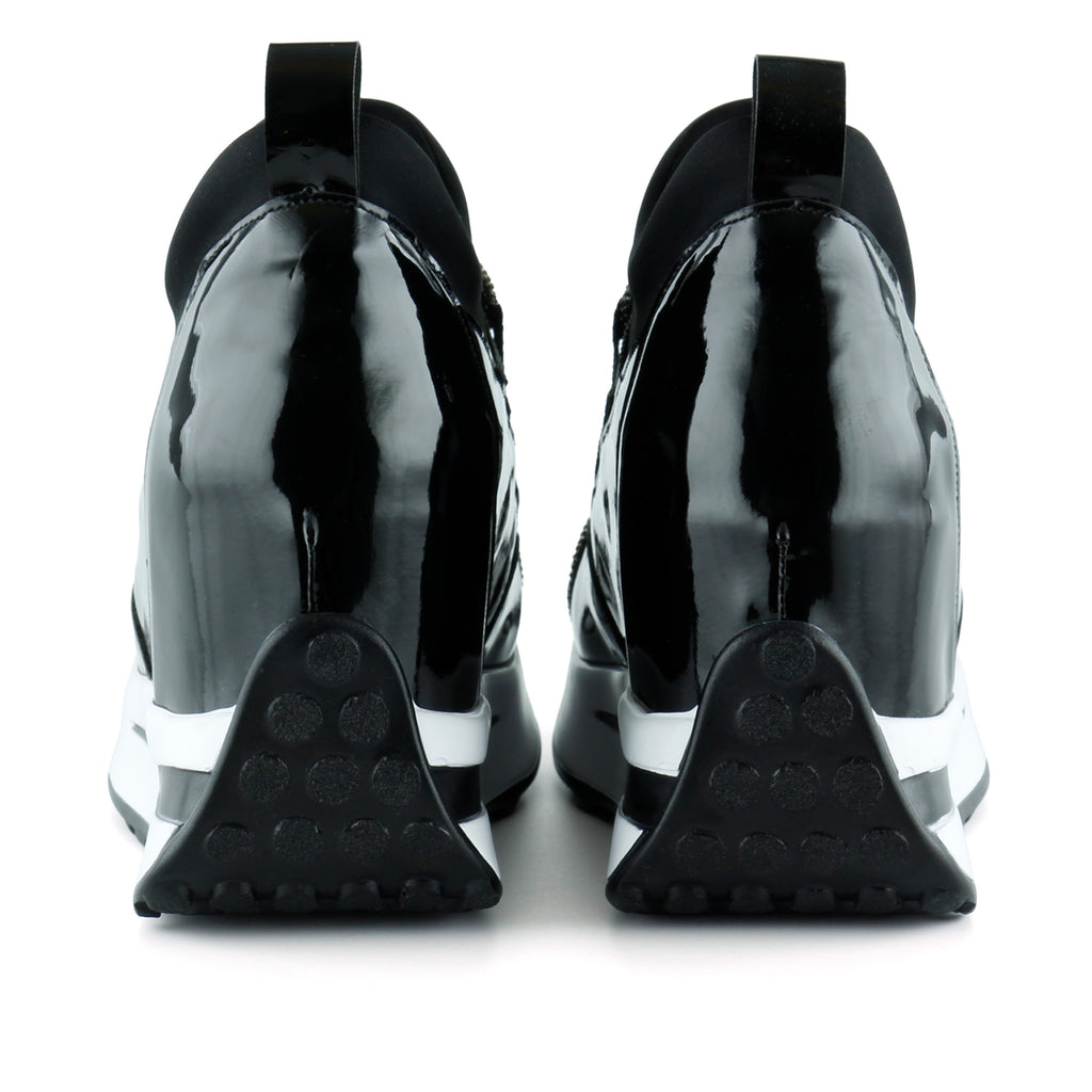 Mevira Plus Siyah Rugan Streç Gümüş Zincirli Beyaz Tabanlı Gizli Dolgu Topuklu Günlük Spor Ayakkabı