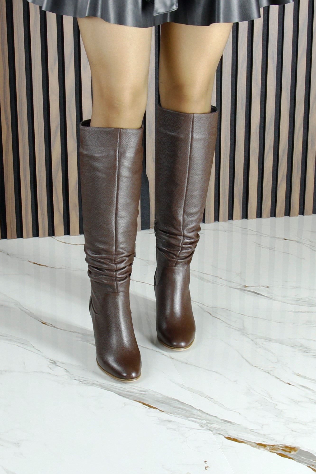 [MAX Y-409] Kahverengi Hakiki Dana Derisi Büzgülü Fermuarlı Yuvarlak Burun Kalın Topuklu Çizme