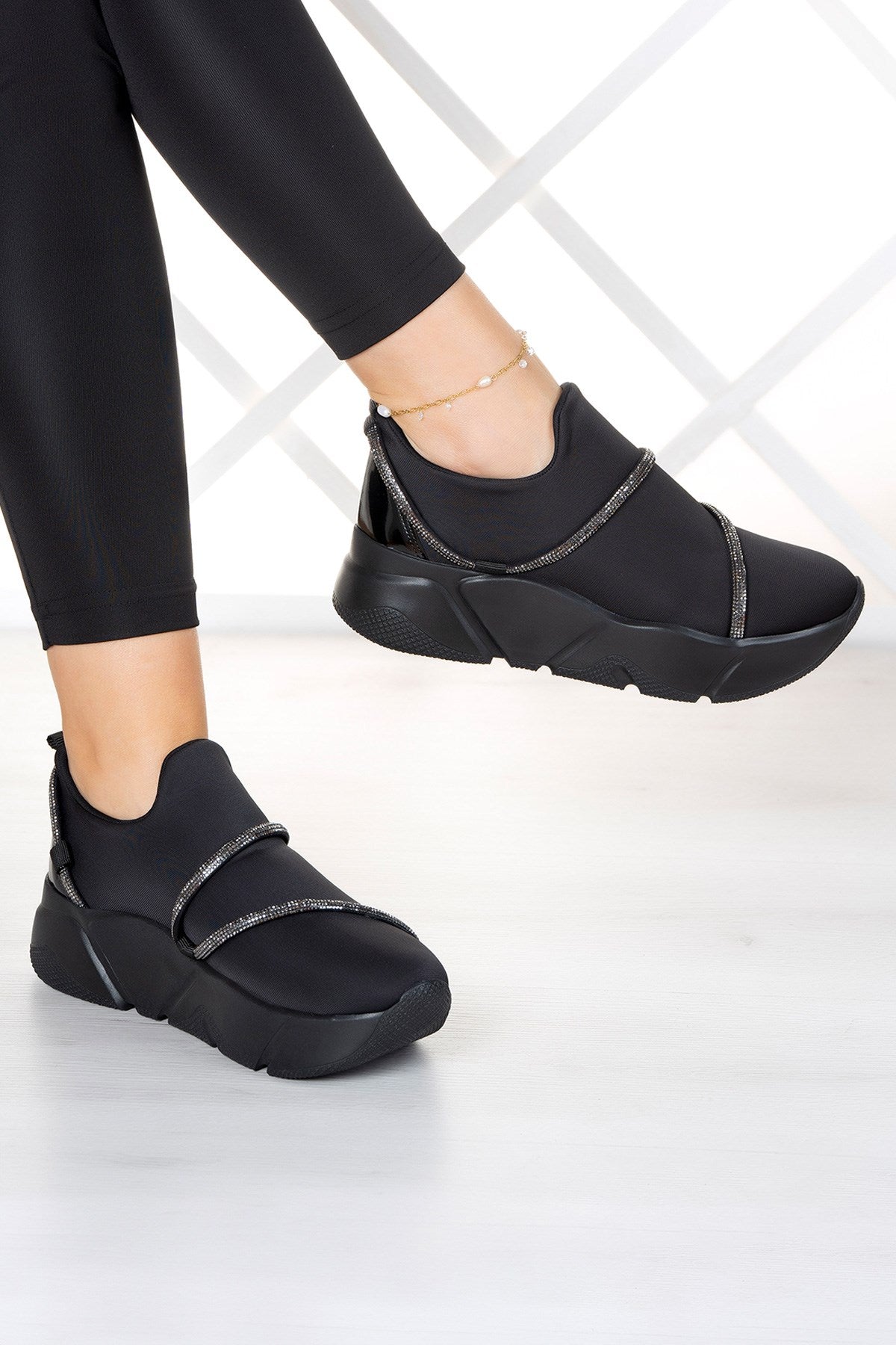 Barbara Gümüş Streç Taşlı Sneaker