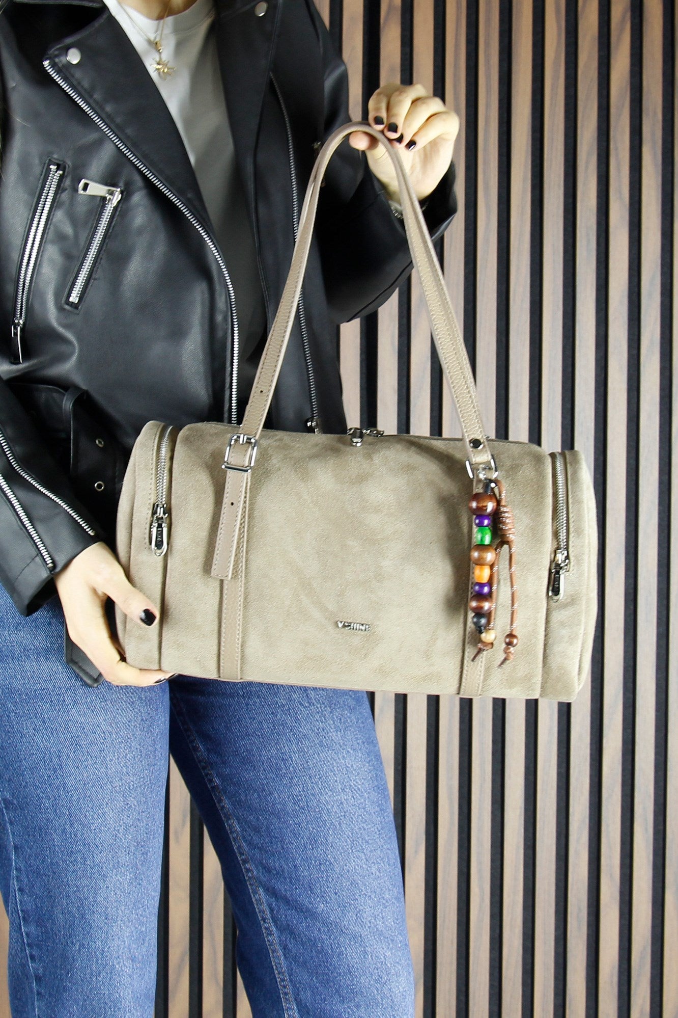 (VSN5020OC) Kum Hakiki Dana Süet Fermuarlı Üç Bölmeli Boncuk Aksesuarlı Günlük Büyük Boy Omuz Çantası