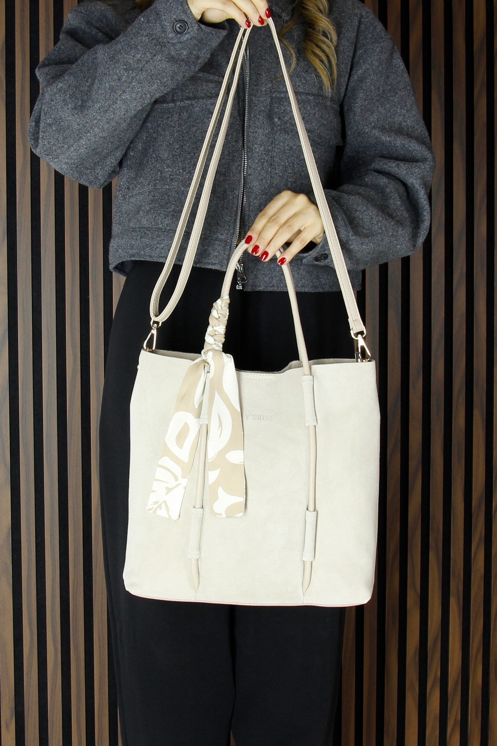 (VSN5013OC) Bej Hakiki Dana Süet Manyetik Kapaklı Fermuarlı İç Cepli Askılı Büyük Boy Günlük Omuz Çantası