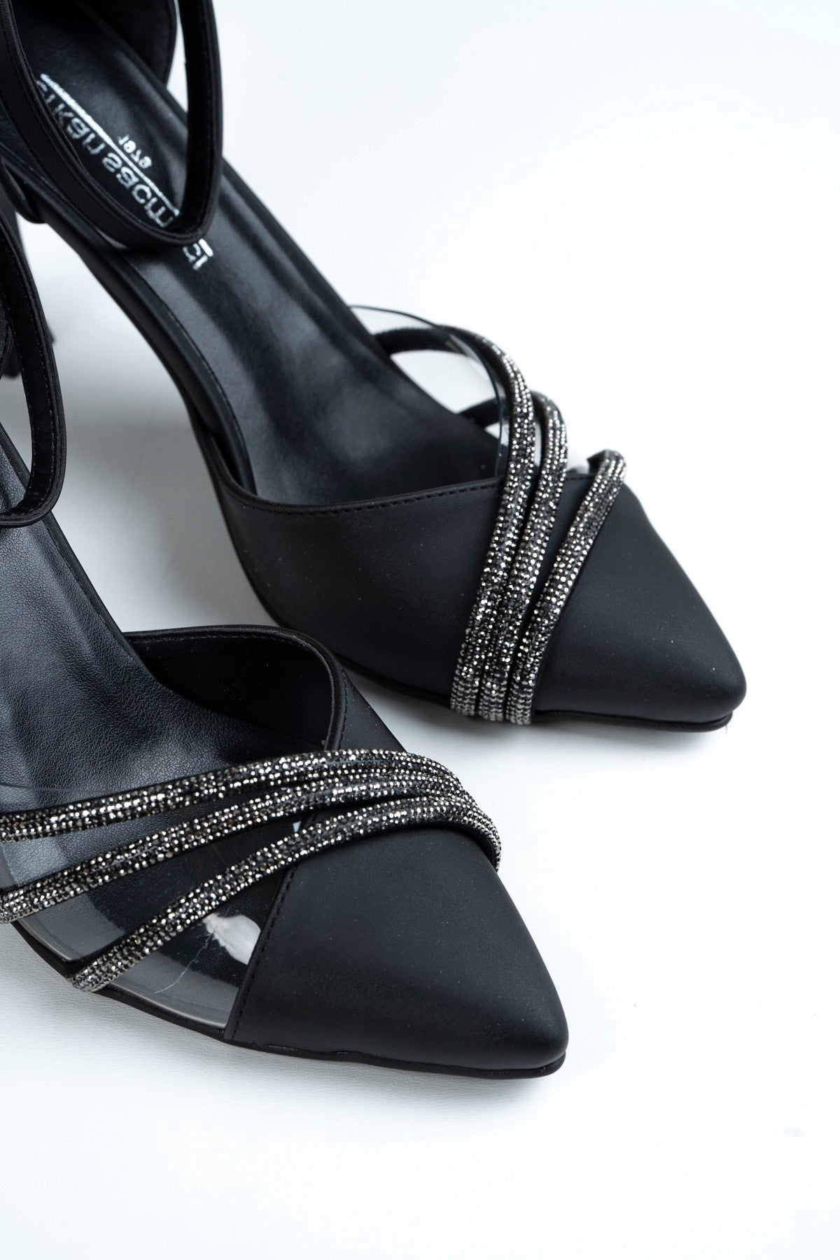 Çağla Siyah Saten Taşlı Şeffaf Tasarımlı Ayakkabı