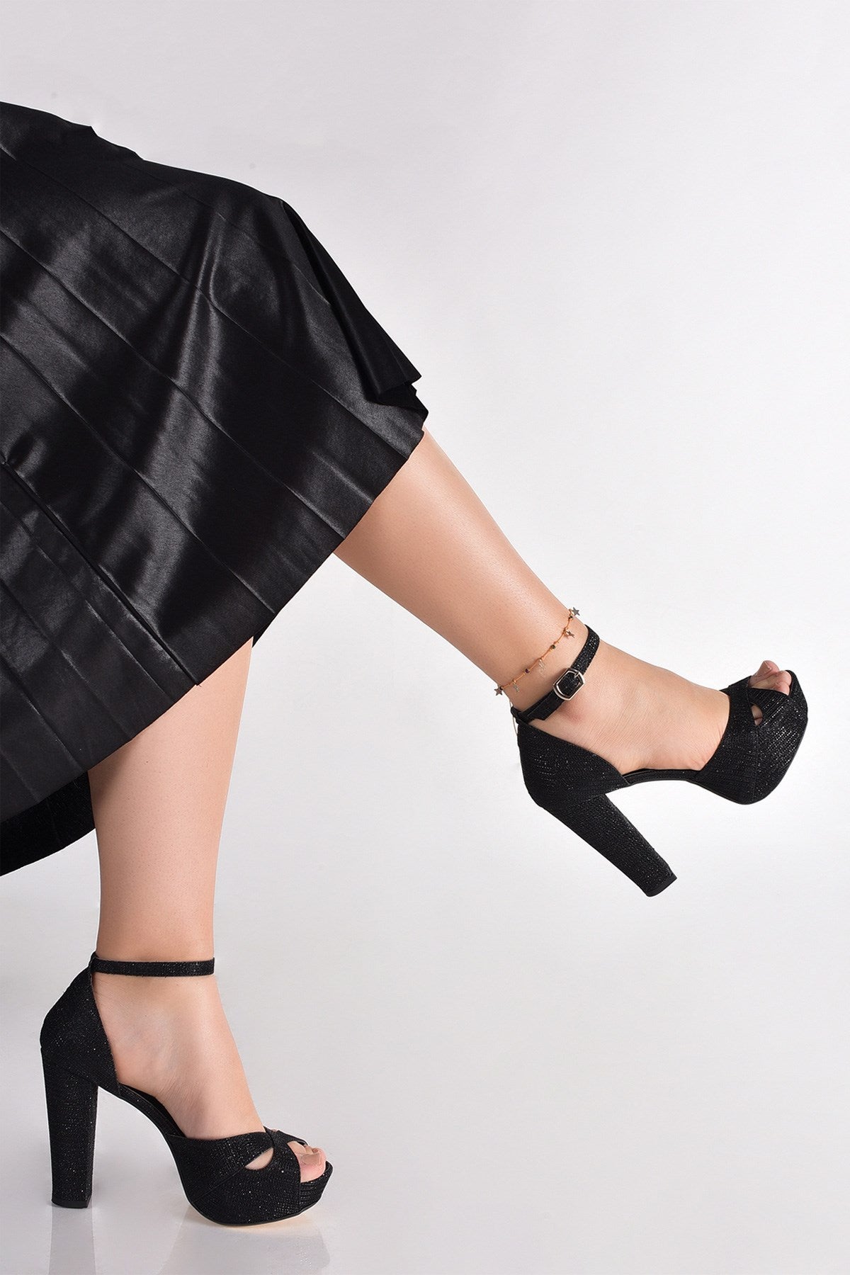 Beatriz Siyah Simli Platformlu Abiye Ayakkabı