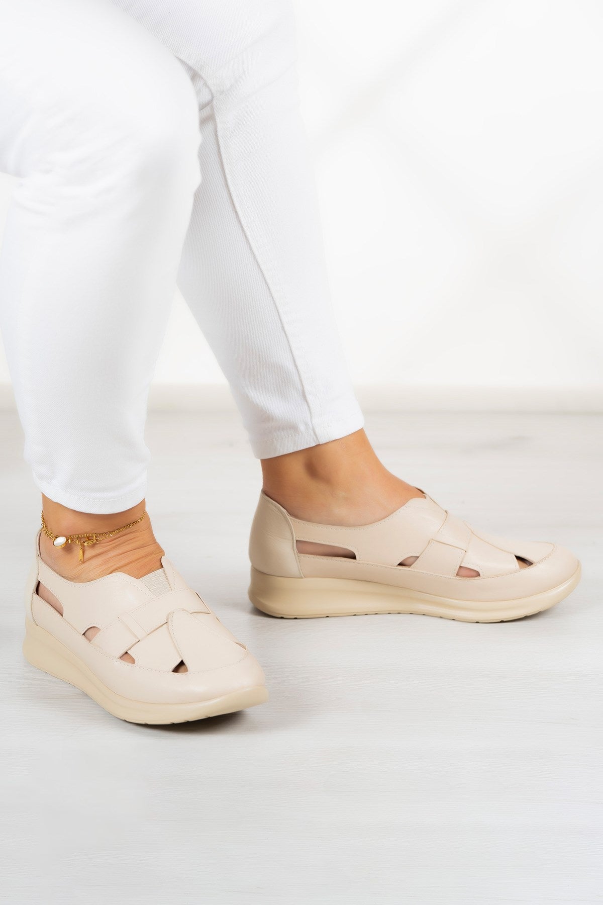 Aida Bej Hakiki Deri Kesik Detaylı Lastikli Slip-On Günlük Ayakkabı