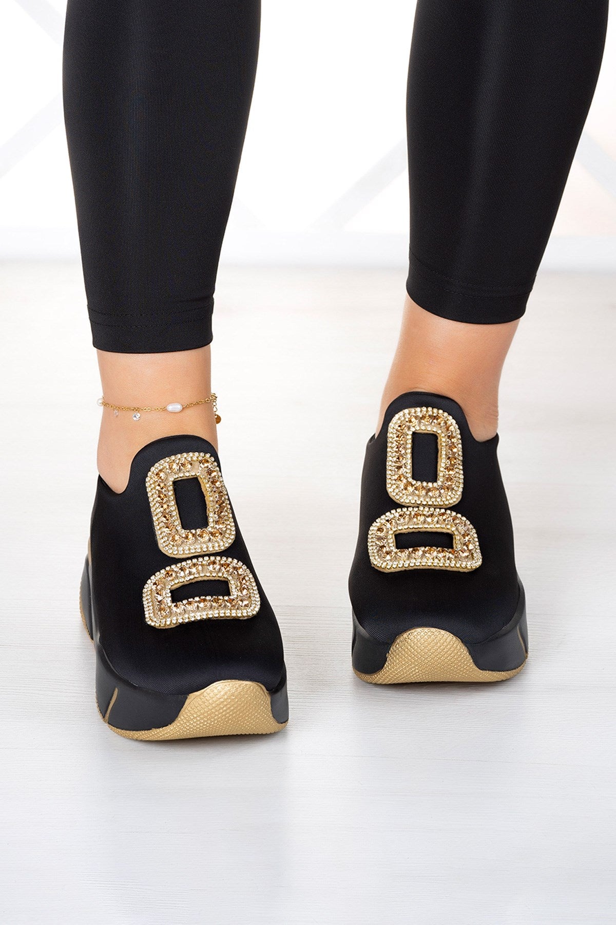 Almendra Altın Streç Taşlı Sneaker