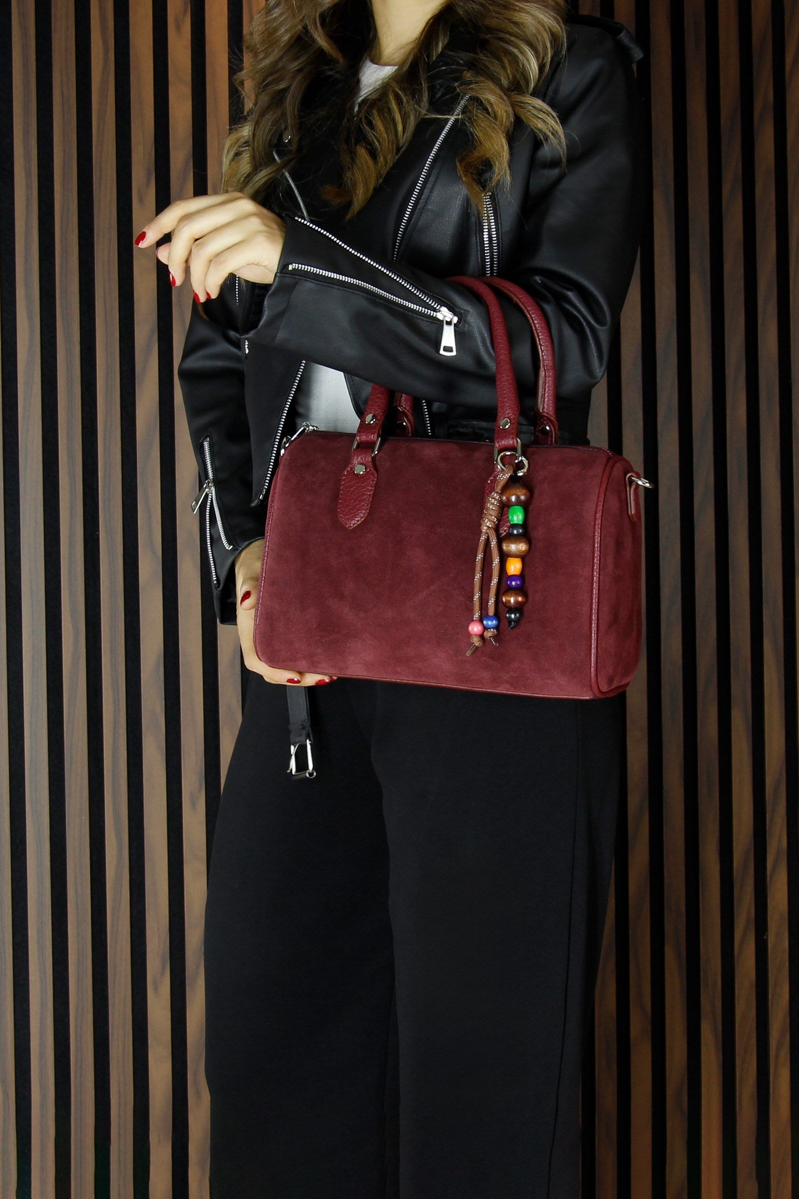 (VSN5011OC) Bordo Hakiki Dana Süet Fermuarlı İç Cepli Askılı Boncuk Aksesuarlı Günlük Büyük Boy Omuz Çantası