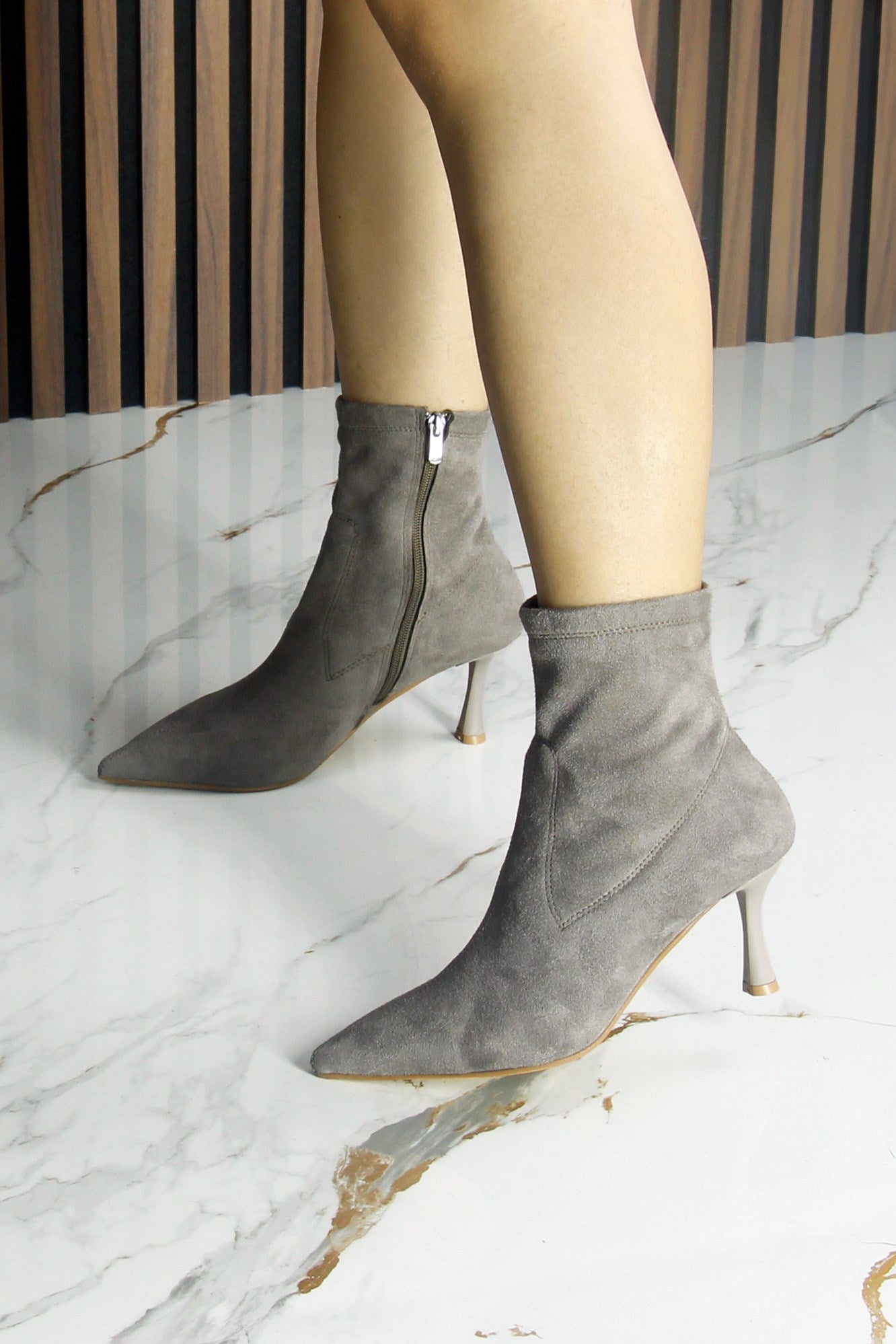 Kimberly Vizon Süet Streç Sivri Burun Fermuarlı İnce Topuklu Günlük Bot