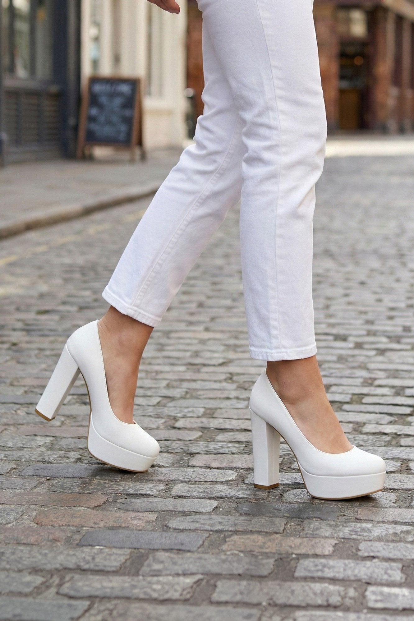 Lina Beyaz Vegan Yuvarlak Burun Kalın Platform Topuklu Gelin Ayakkabısı