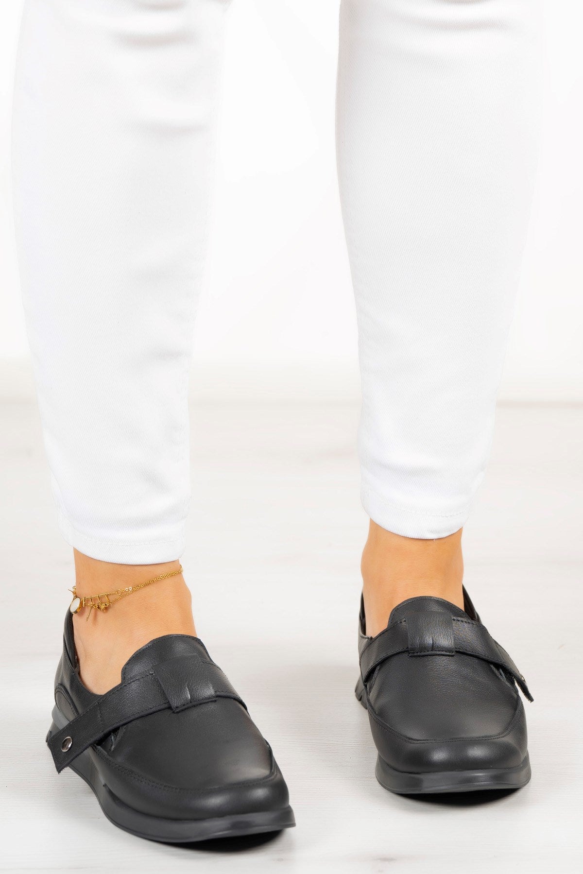 Daniela Siyah Hakiki Deri Tokalı Günlük Ayakkabı