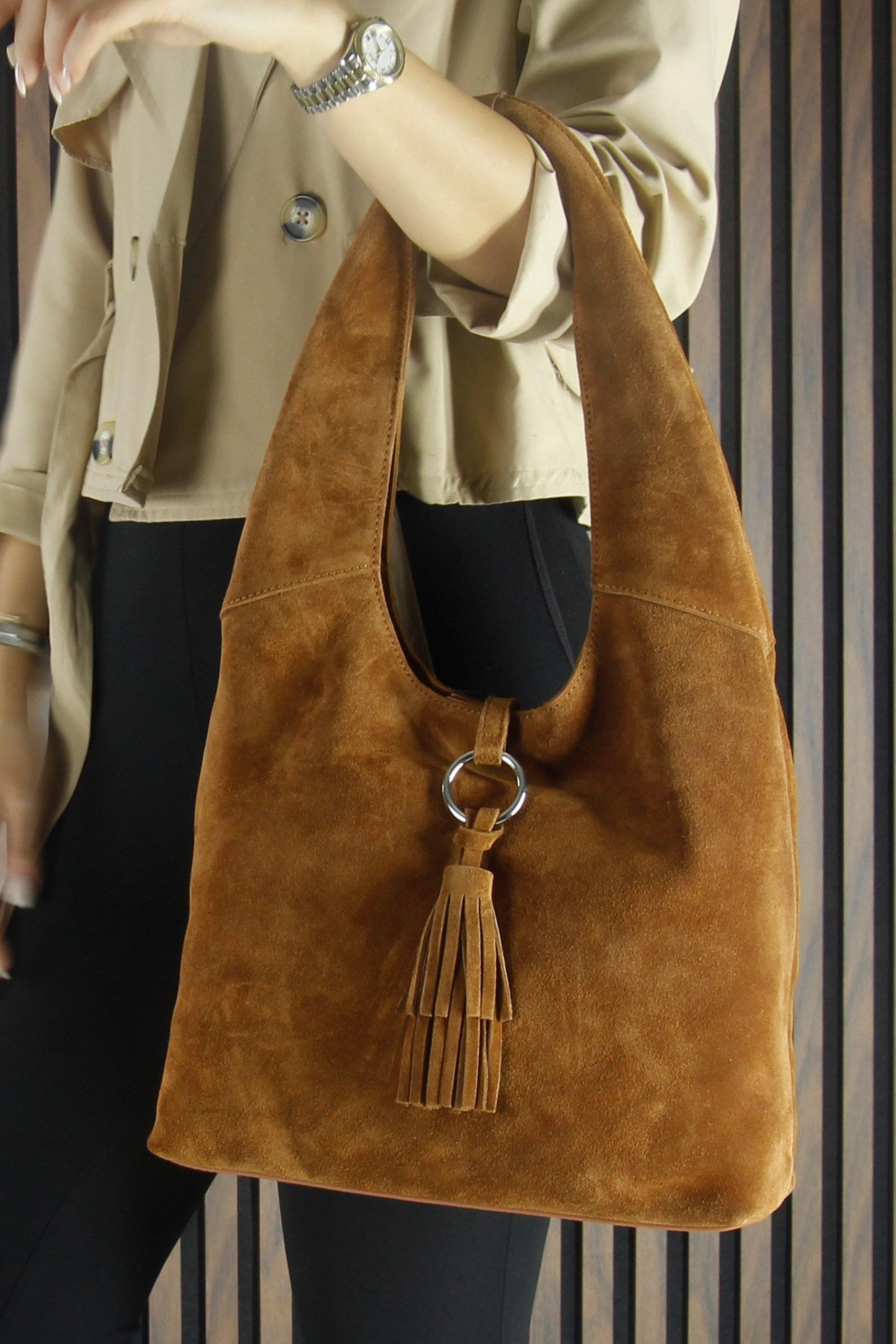 (VSN5015OC) Taba Hakiki Dana Süet Püsküllü Manyetik Kapaklı Orta Boy Günlük Omuz Çantası