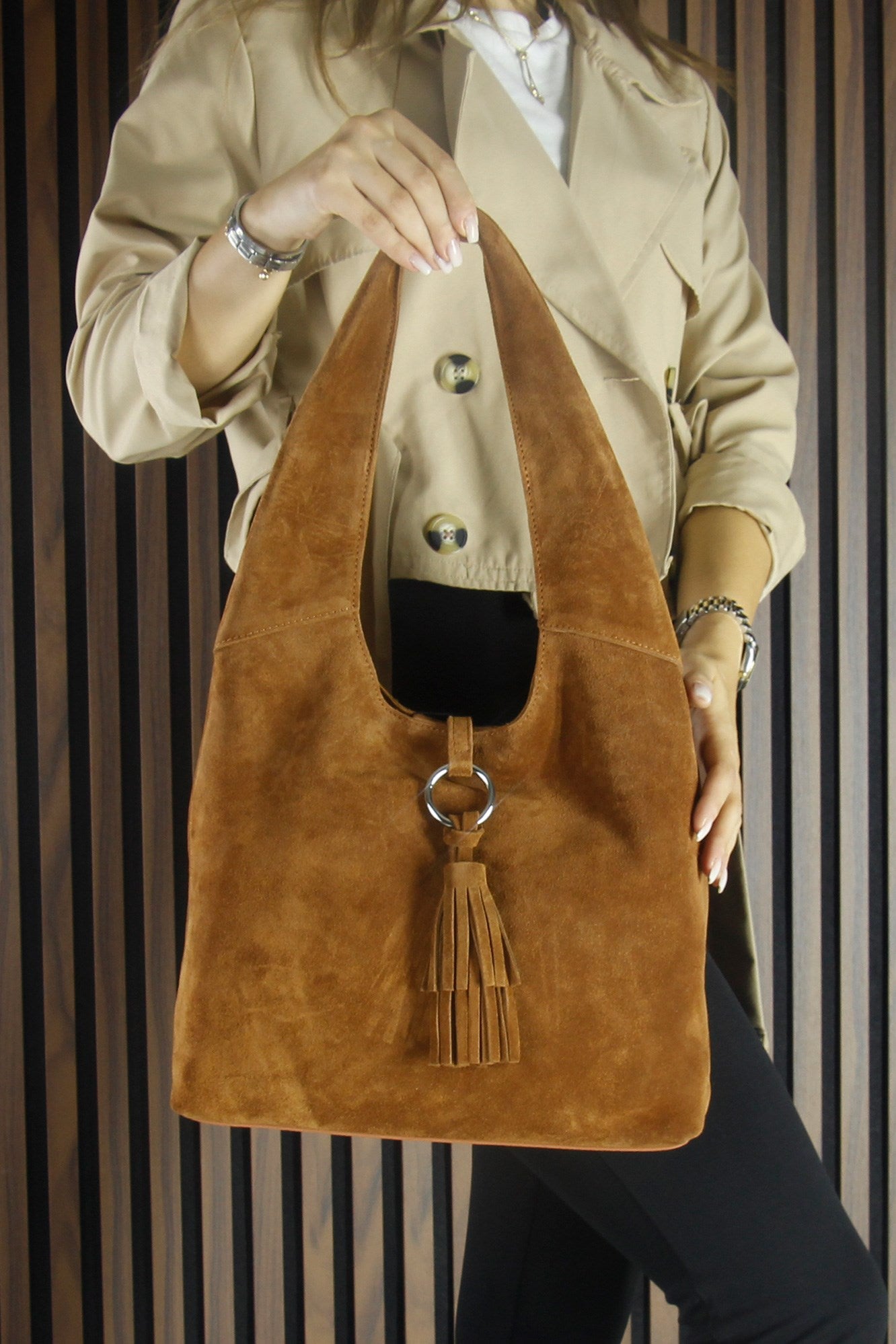 (VSN5015OC) Taba Hakiki Dana Süet Püsküllü Manyetik Kapaklı Orta Boy Günlük Omuz Çantası