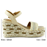 [7075] Bej Kristal Taşlı İncili Sim Nakışlı Tokalı Zikzak Örgü Jüt Dolgu Topuklu Sandalet