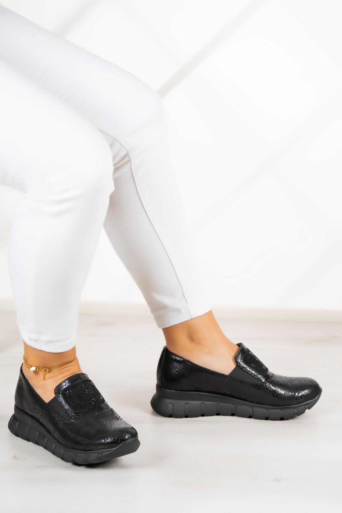 Morena Siyah Yılan Hakiki Deri Taşlı Günlük Ayakkabı