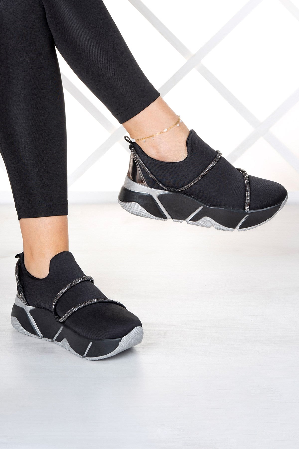 Barbara Platin Streç Taşlı Sneaker