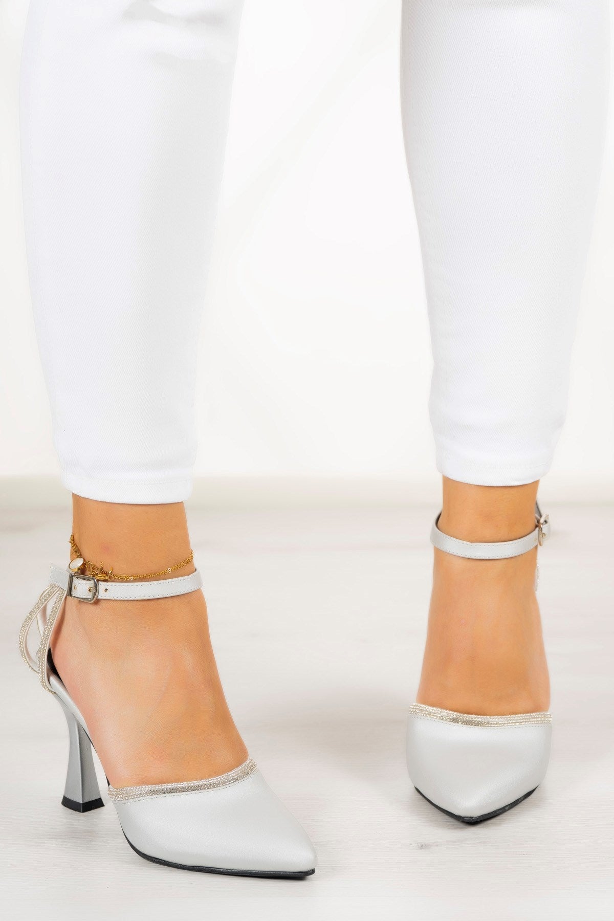 Martina Gümüş Saten Taşlı Abiye Ayakkabı