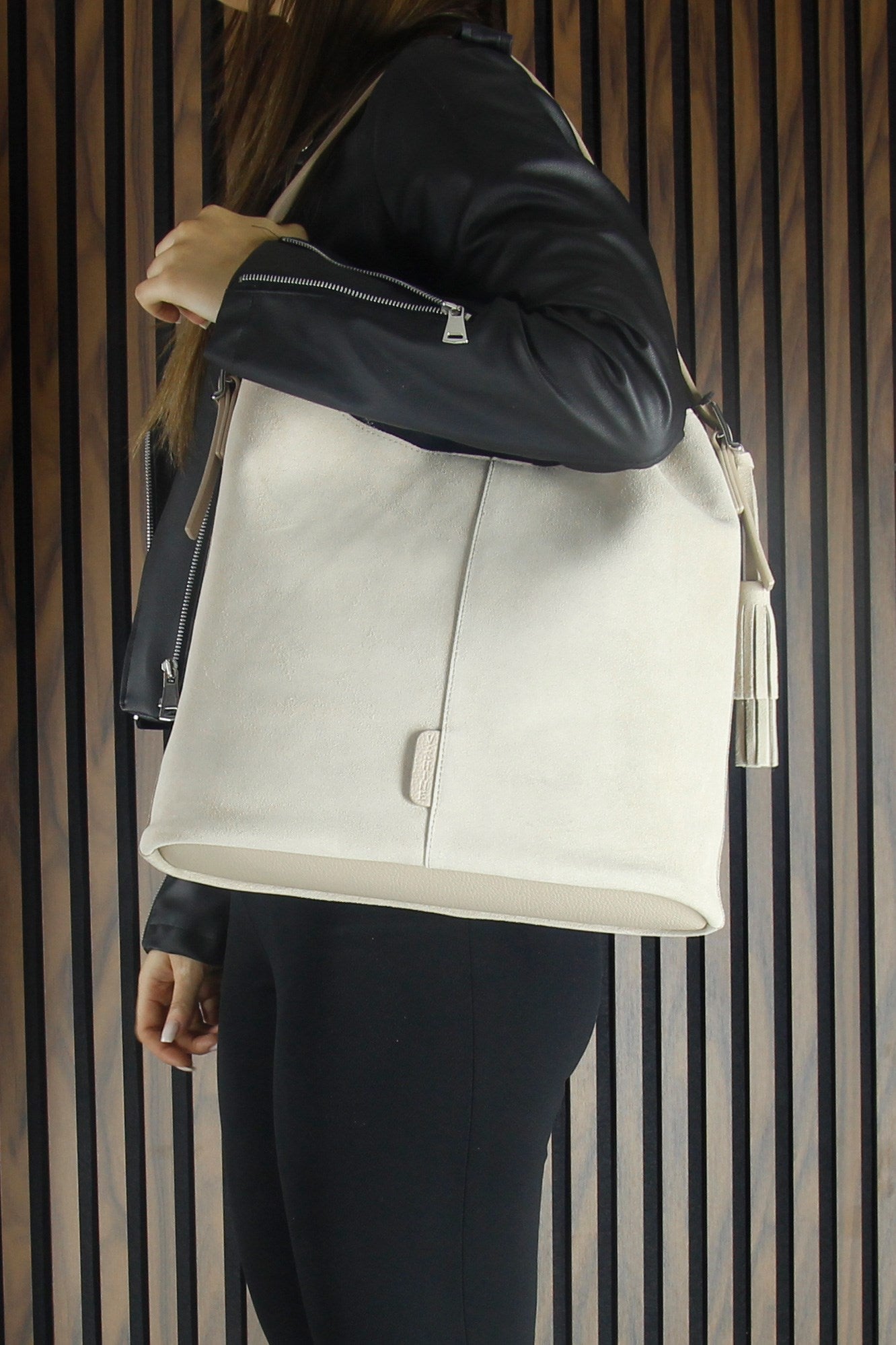 (VSN5016OC) Bej Hakiki Dana Süet Püsküllü Manyetik Kapaklı Büyük Boy Günlük Omuz Çantası ve El Çantası