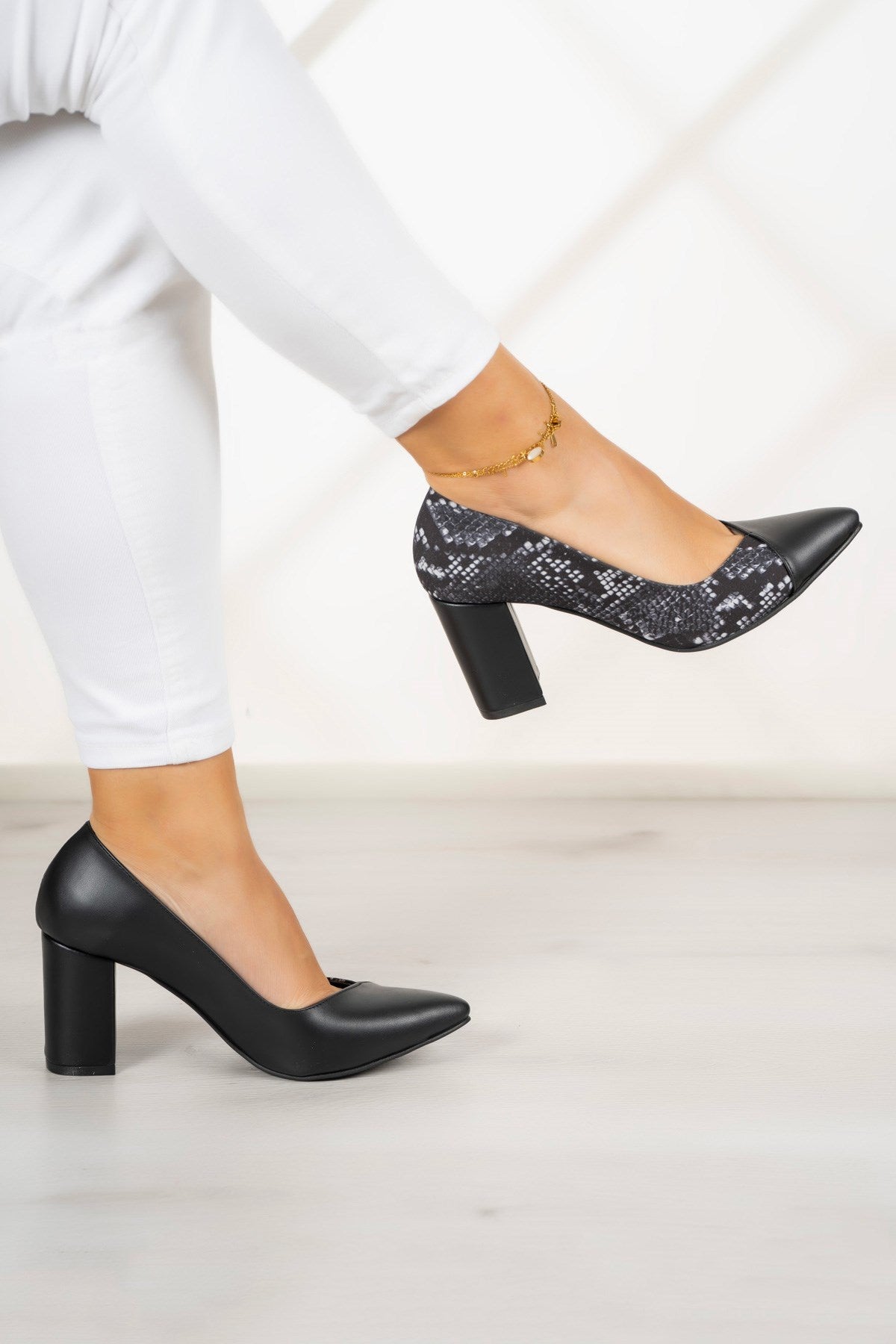 Belinda Siyah Yılan Kalın Topuklu Ayakkabı