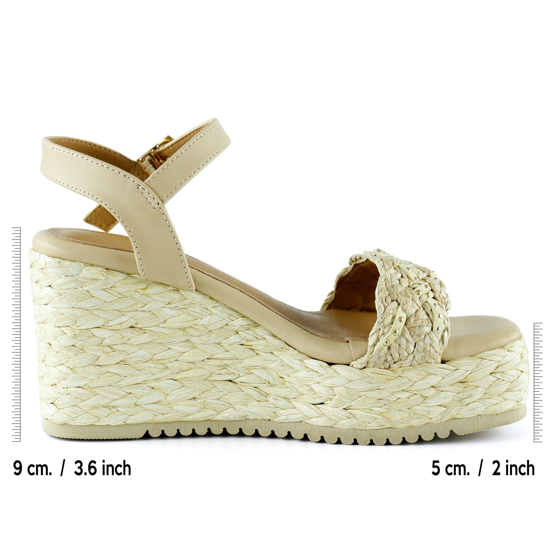 [7074] Bej İnci İşlemeli Tokalı Hasır Örgü Görünümlü Dolgu Topuklu Sandalet