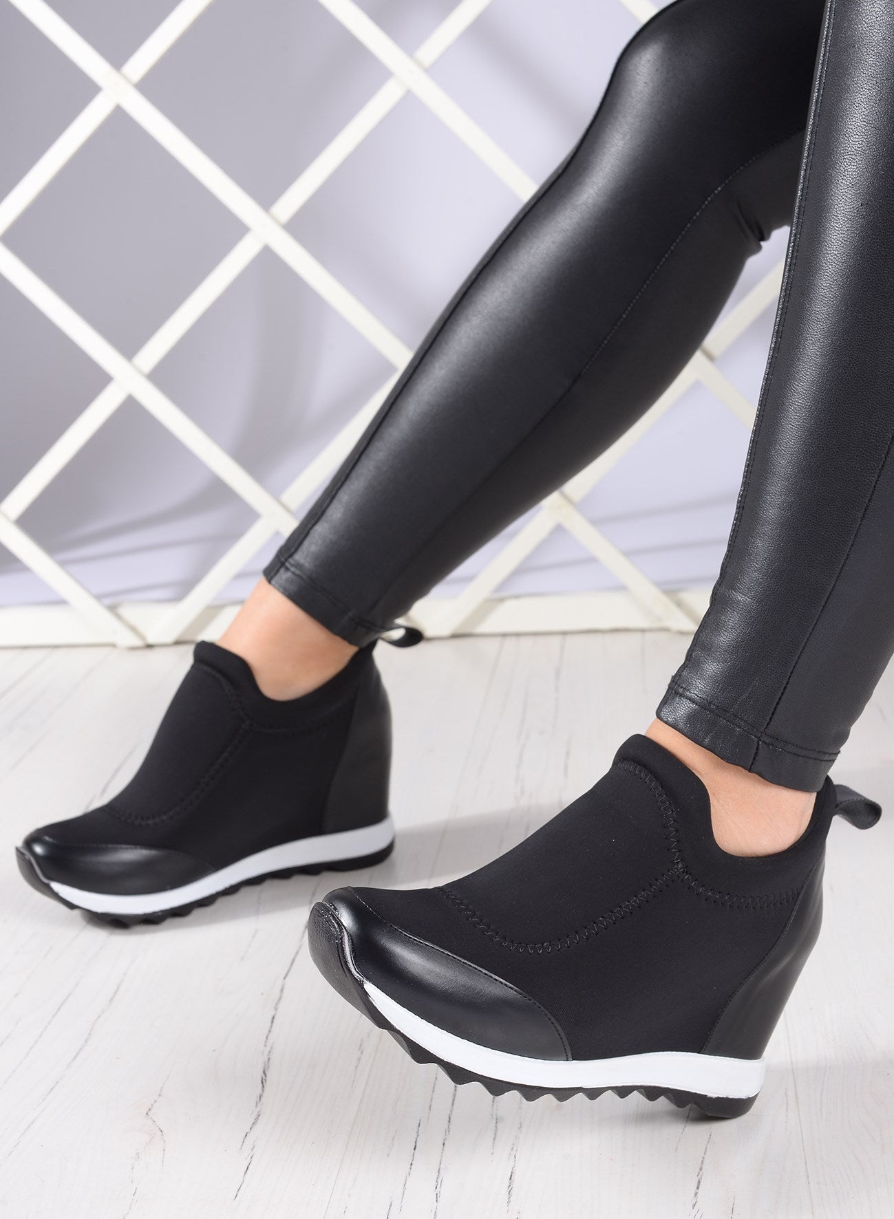 Anastasia Siyah Ön Yüz Streç Gizli Dolgu Günlük Ayakkabı